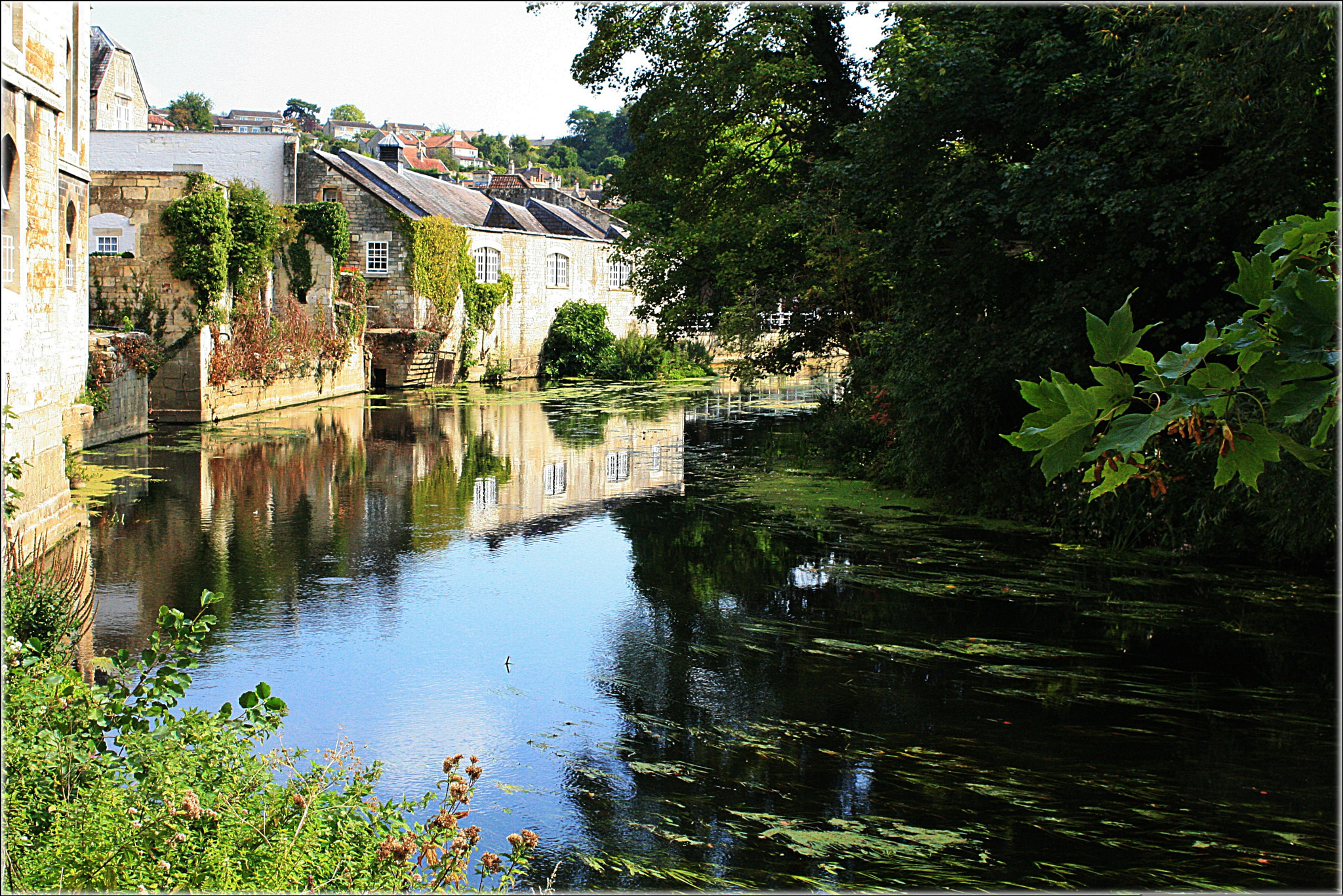 Canon EOS 400D (EOS Digital Rebel XTi / EOS Kiss Digital X) + Canon EF 28-80mm f/2.8-4L sample photo. Bradford on avon photography