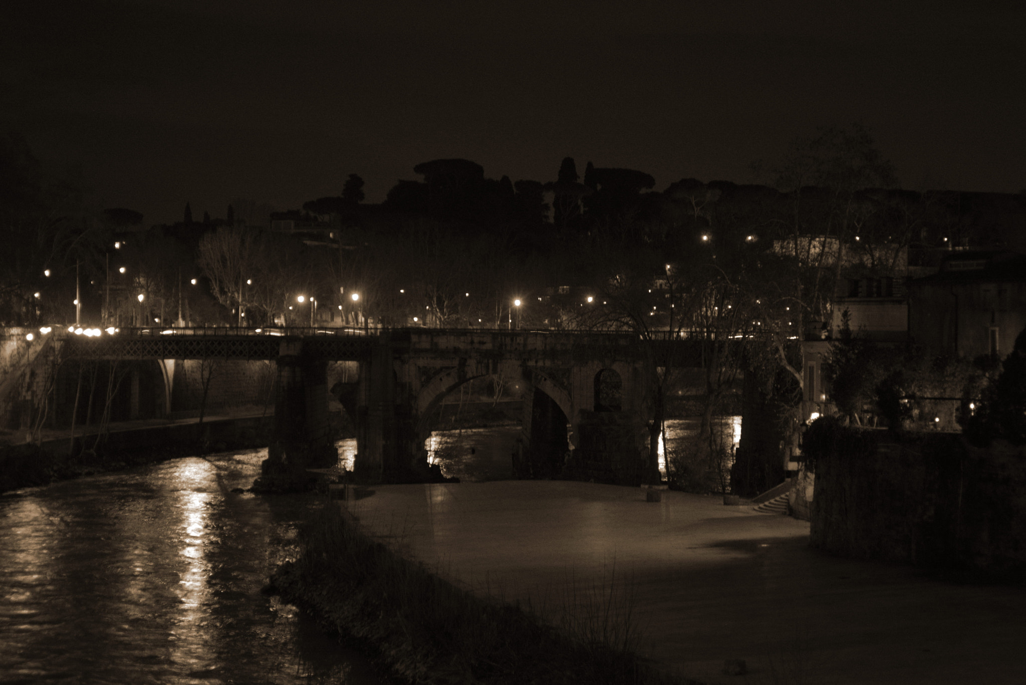 AF Zoom-Nikkor 35-80mm f/4-5.6D sample photo. Roma - lungotevere photography