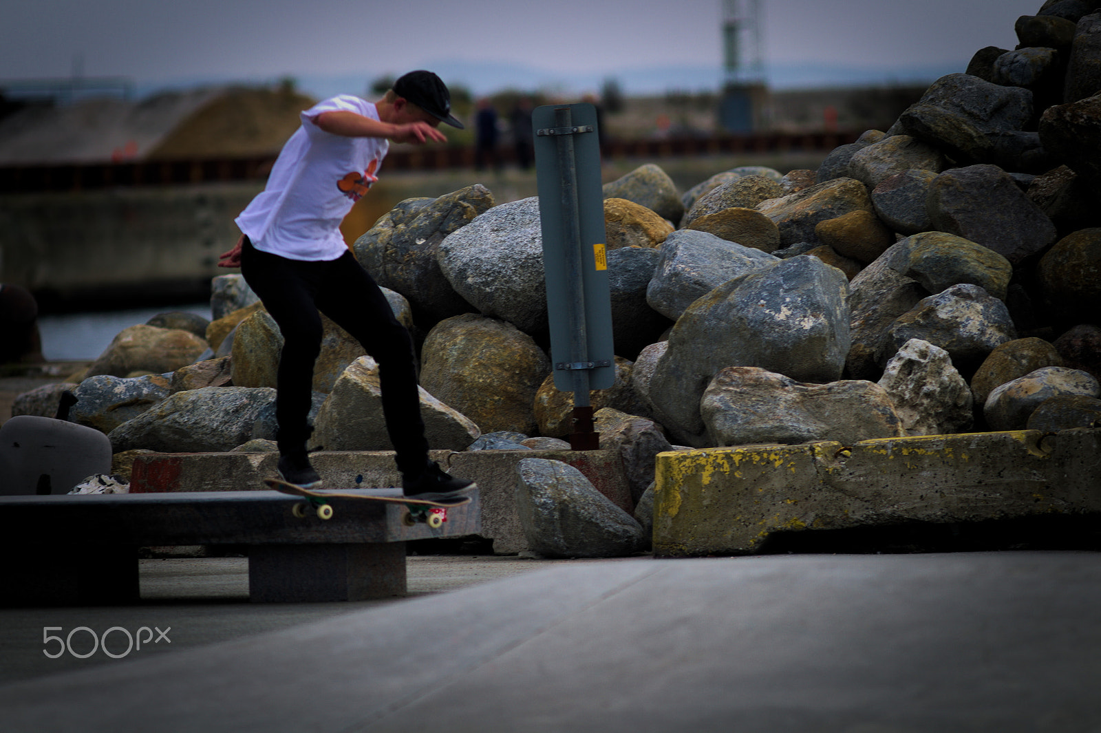 Canon EF 300mm F4L IS USM sample photo. Cityskating photography