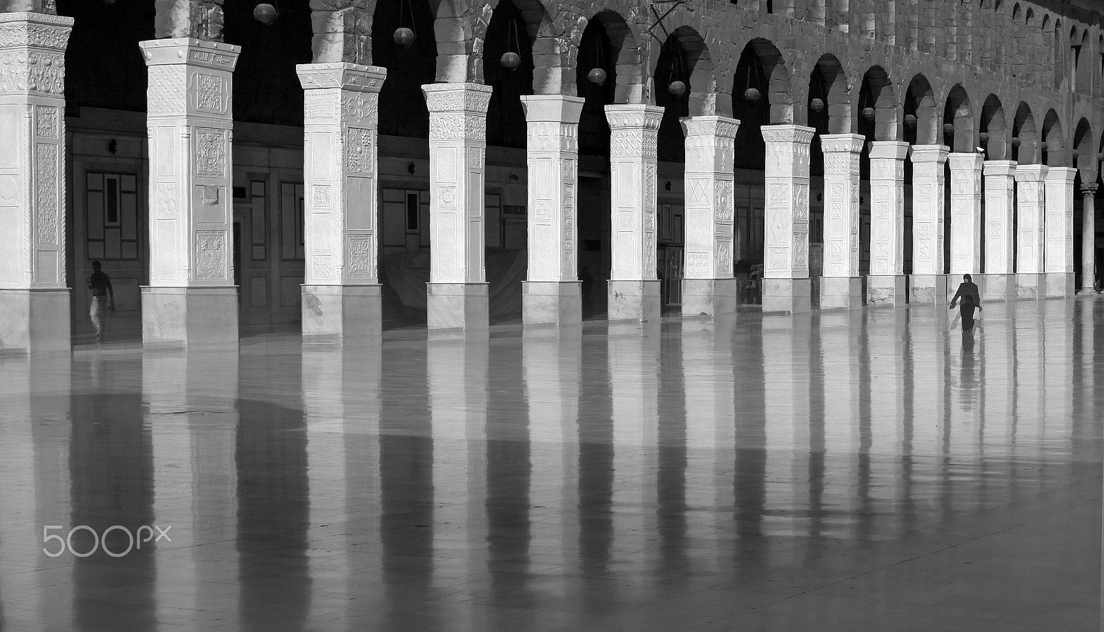 Canon EOS 50D + Canon EF 28-105mm f/3.5-4.5 USM sample photo. In the mosque   damas  syria photography