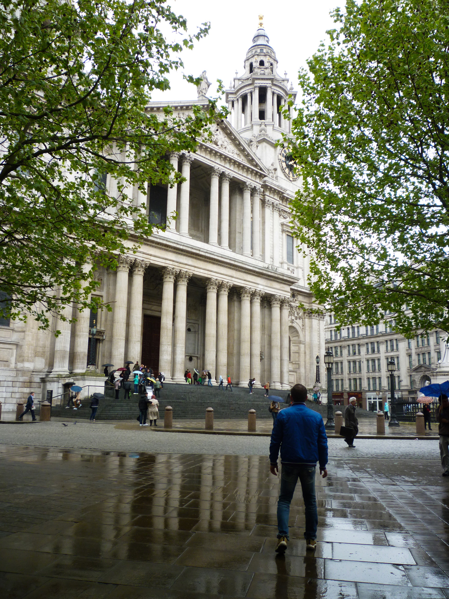 Panasonic DMC-FS15 sample photo. London in the rain photography