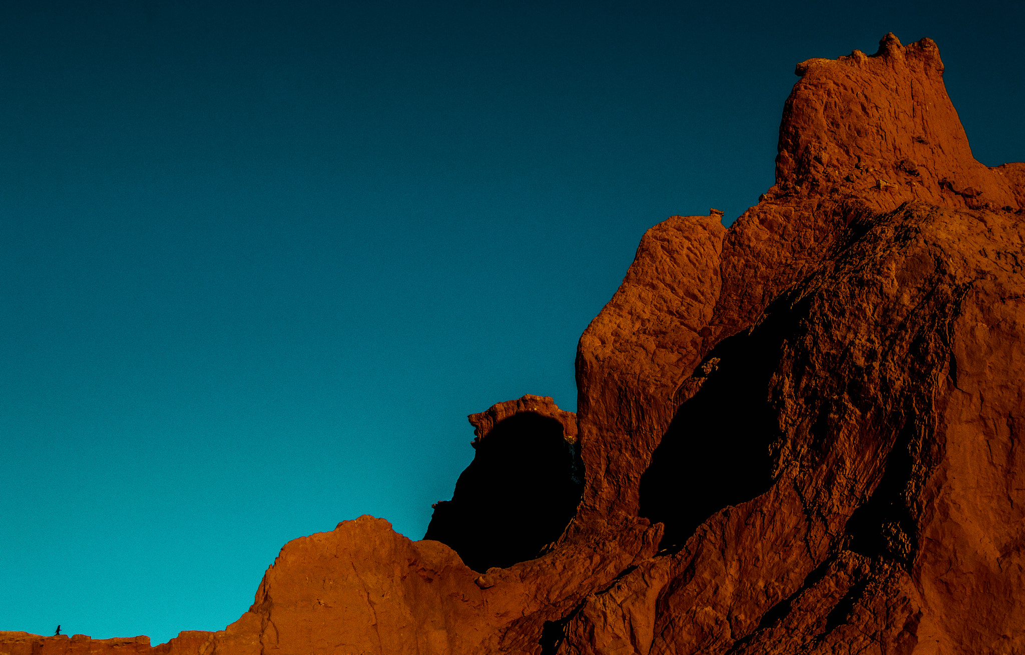 Nikon AF-S Nikkor 16-35mm F4G ED VR sample photo. Flaming cliff photography