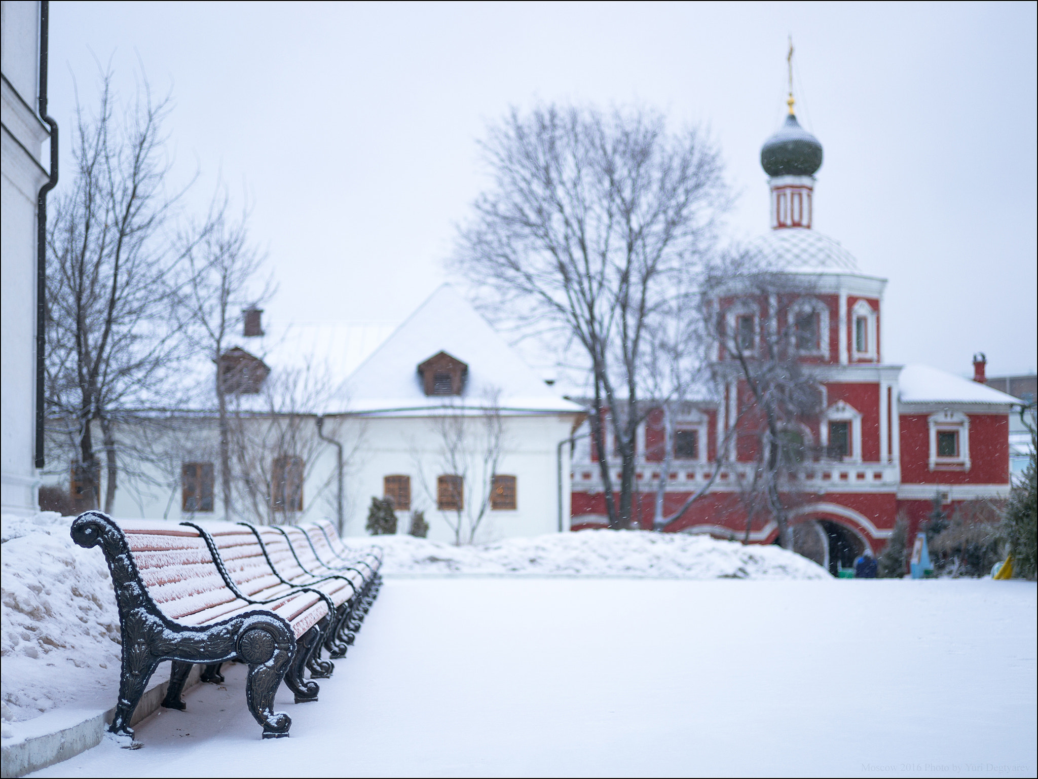 Summicron 1:2/50 Leitz sample photo. Russia. moscow. zachatyevsky monastery. photography