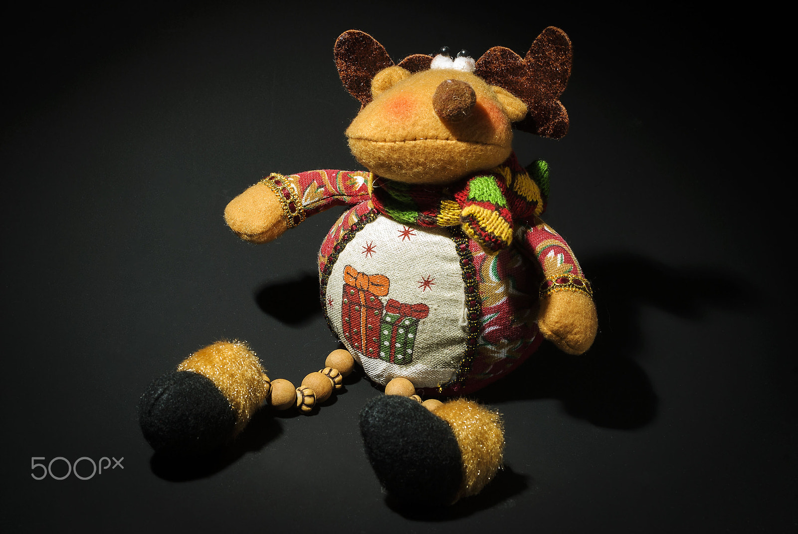 AF Zoom-Nikkor 35-135mm f/3.5-4.5 N sample photo. Impudent moose photography