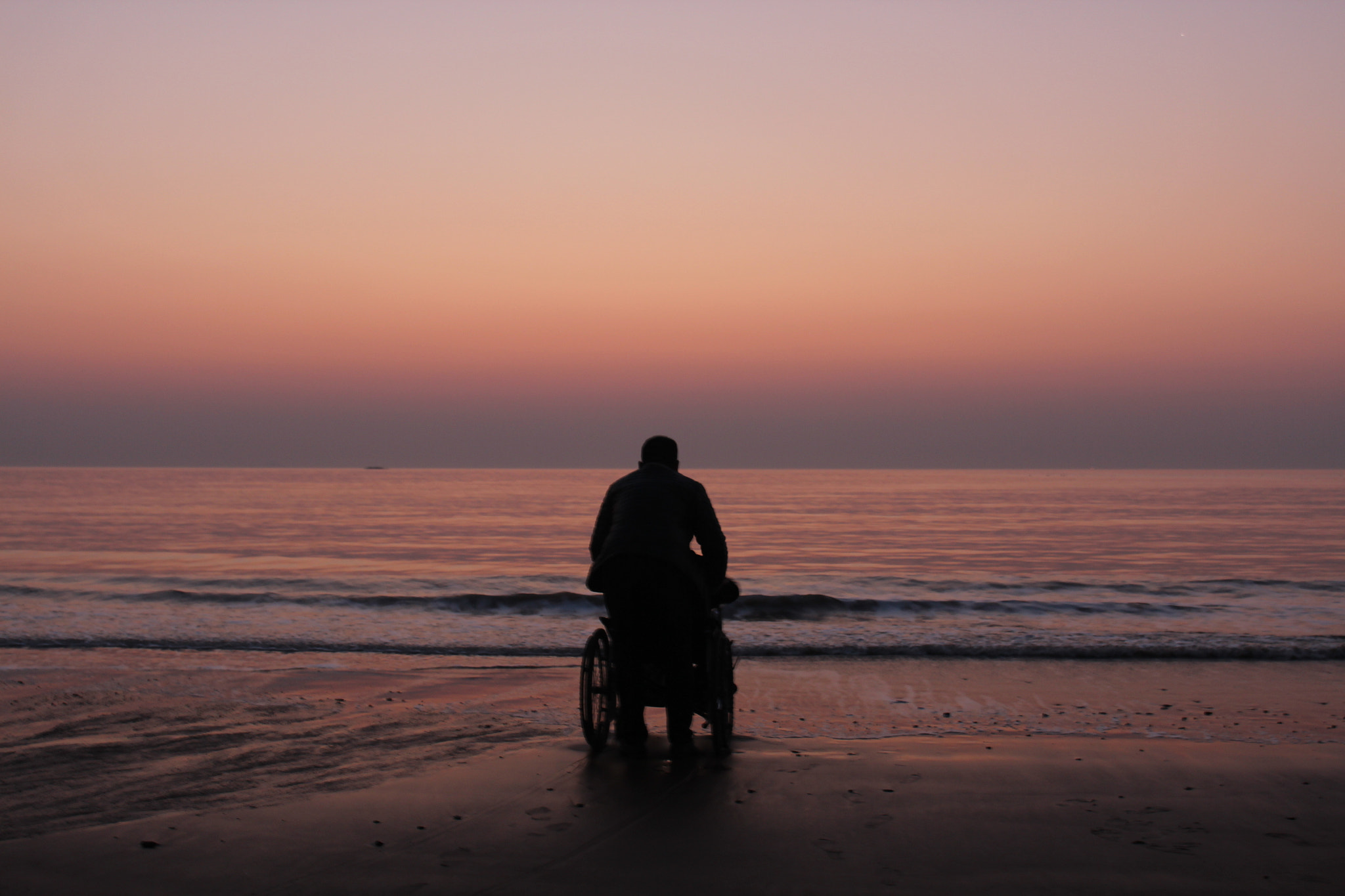Canon EF 24-70mm F4L IS USM sample photo. The oldman and the sea photography