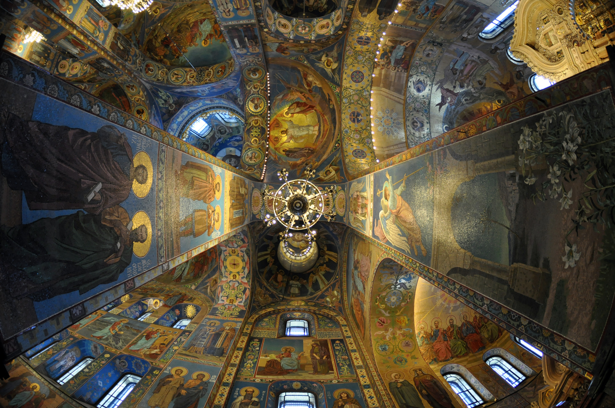 Nikon AF DX Fisheye-Nikkor 10.5mm F2.8G ED sample photo. Church of the savior on blood photography