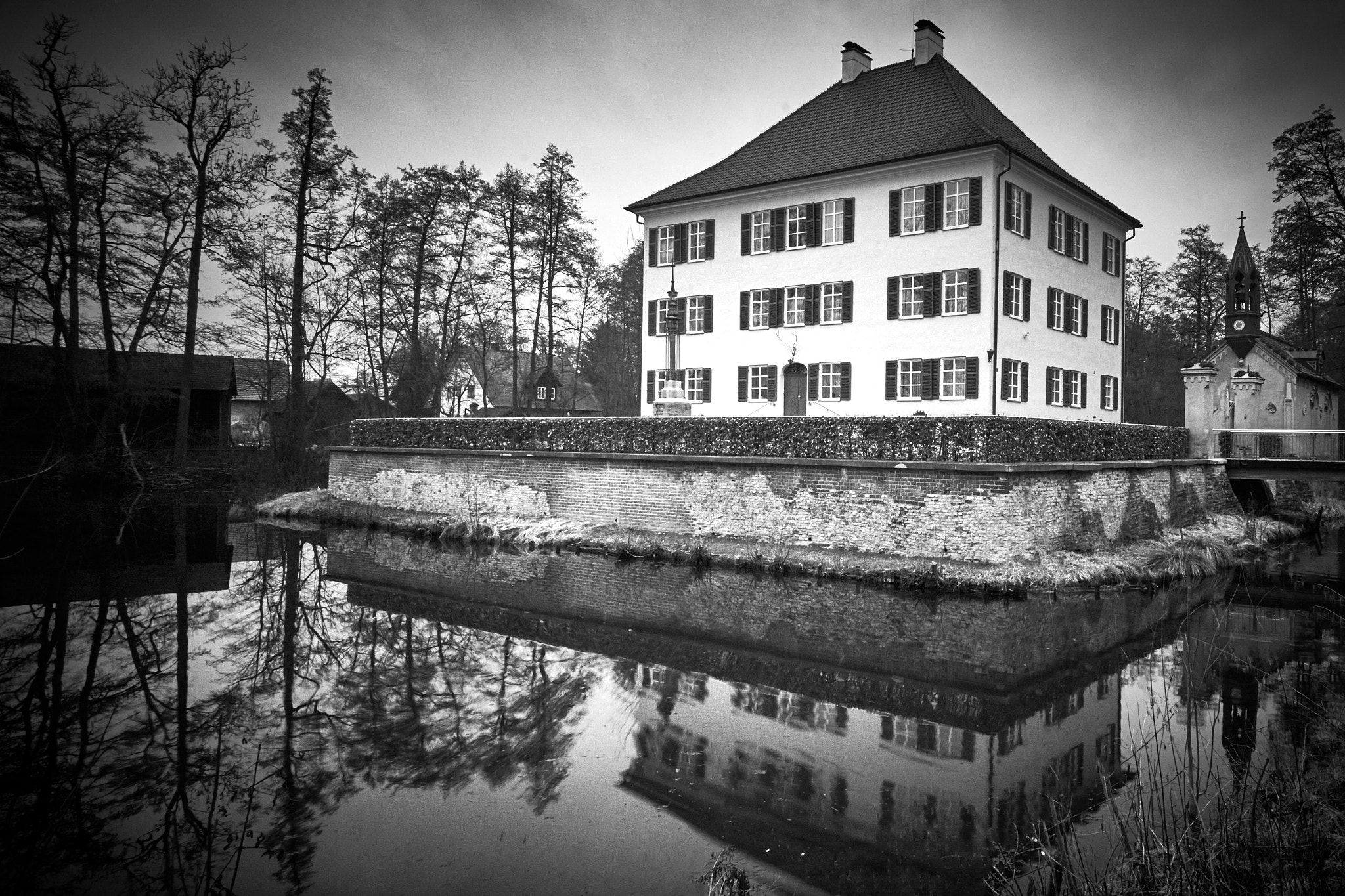 Sony a7 + Sony E 10-18mm F4 OSS sample photo. Wasserschloss unterwittelsbach photography