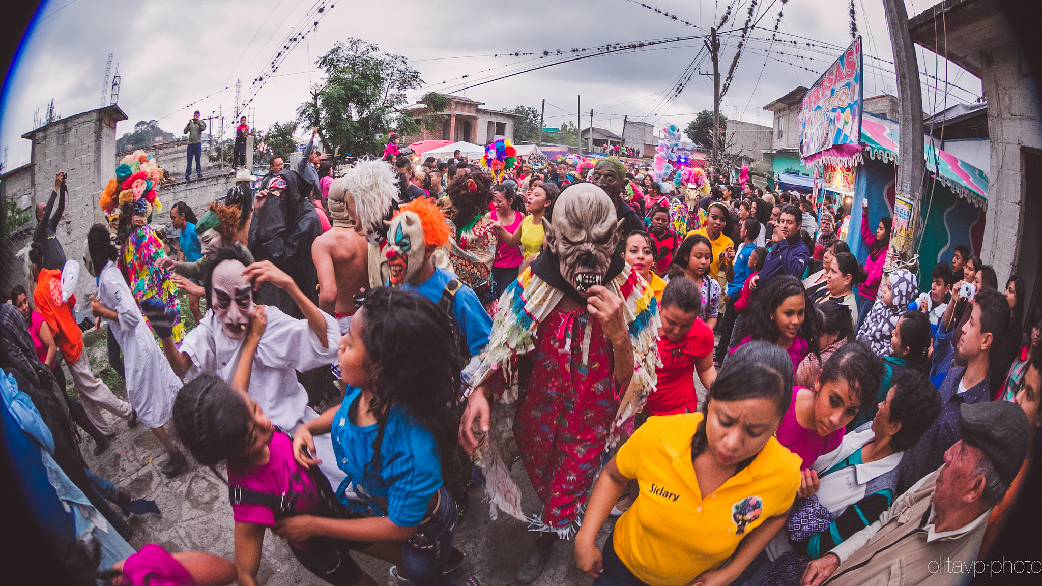 Canon EF 8-15mm F4L Fisheye USM sample photo. Coyolillo carnival 2016 photography