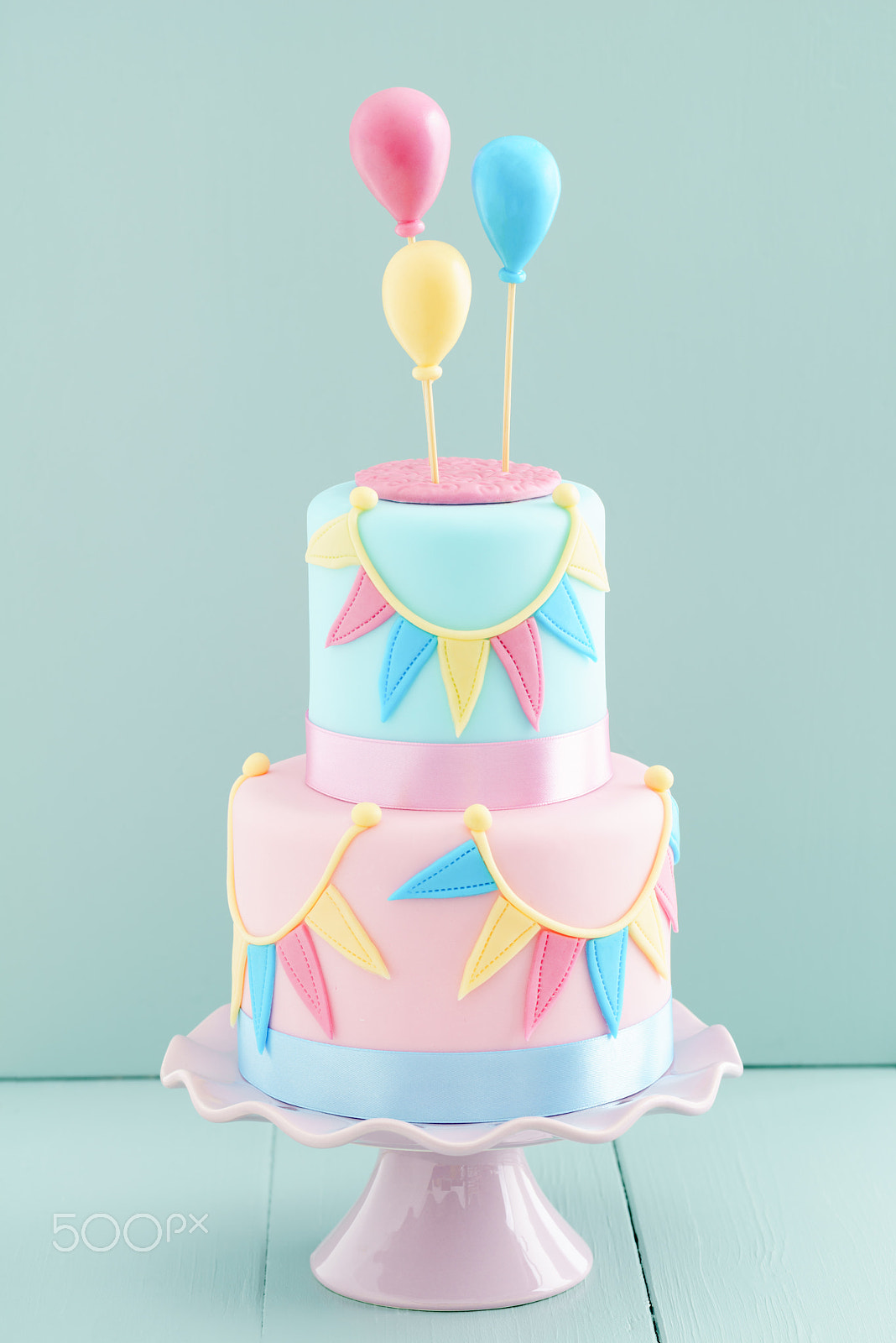 Sony a7R + Canon EF 100mm F2.8L Macro IS USM sample photo. Birthday cake with balloons photography