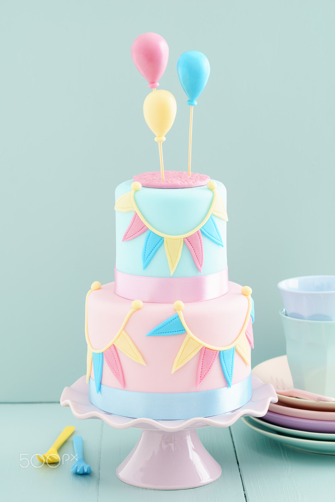 Sony a7R + Canon EF 100mm F2.8L Macro IS USM sample photo. Birthday cake with balloons photography
