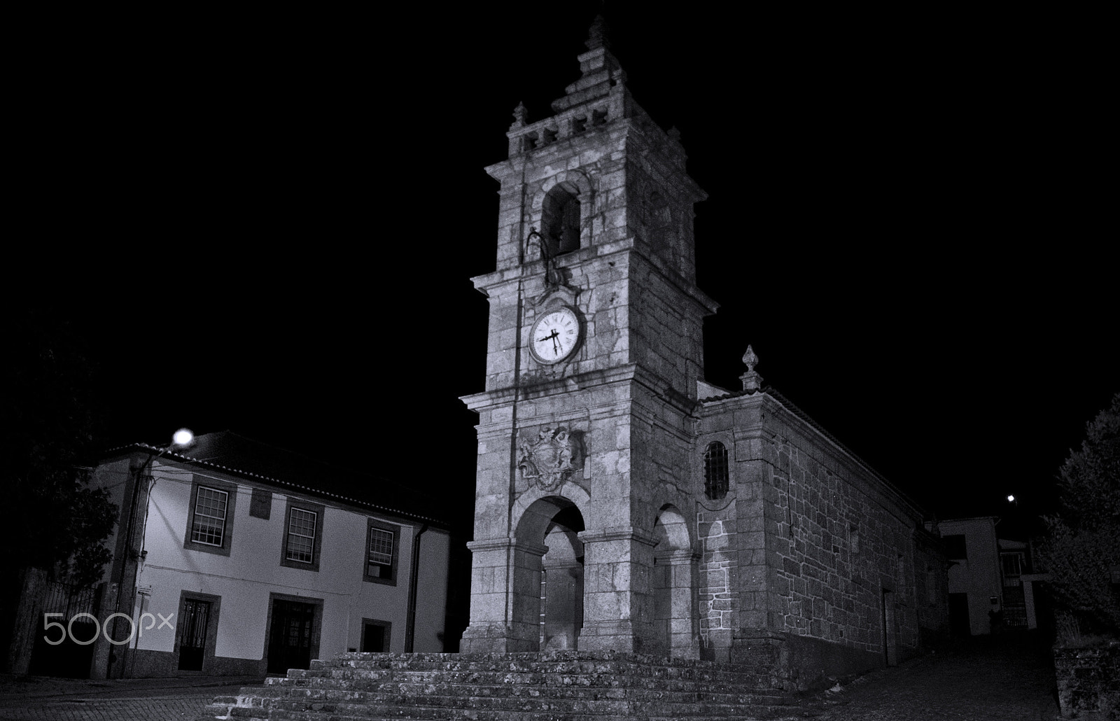 Sigma 18-250mm F3.5-6.3 DC OS HSM sample photo. Vila pouca da aguiar ancient church photography
