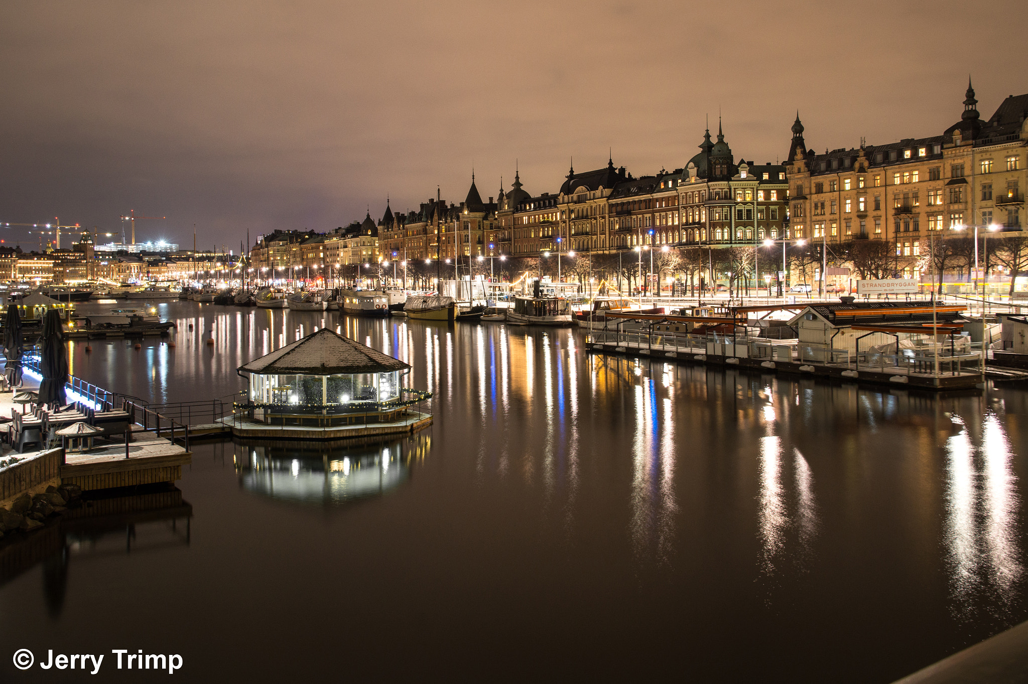 Sigma DC 18-125mm F4-5,6 D sample photo. Strandvagen stockholm at night photography