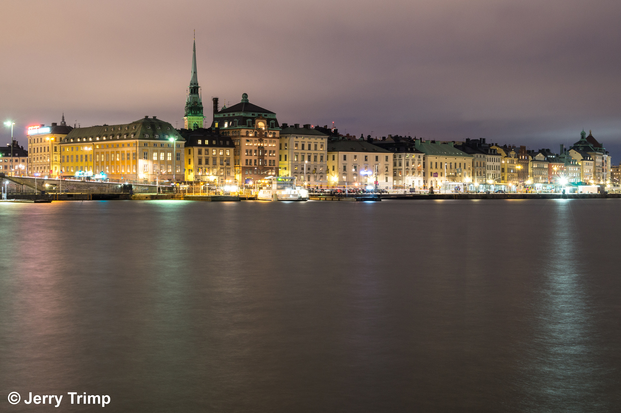 Sigma DC 18-125mm F4-5,6 D sample photo. Stockholm harbor at night photography