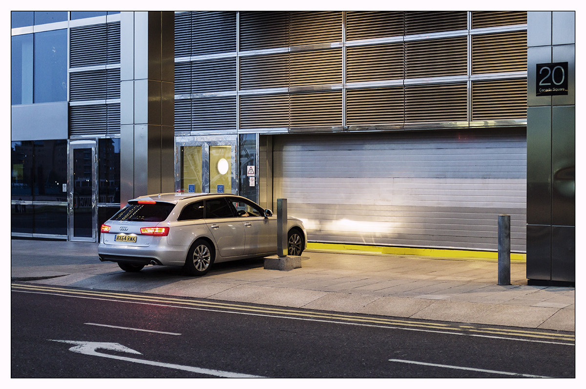 Canon EOS 600D (Rebel EOS T3i / EOS Kiss X5) + Canon EF 35mm F2 sample photo. Sleek car &amp; architecture photography
