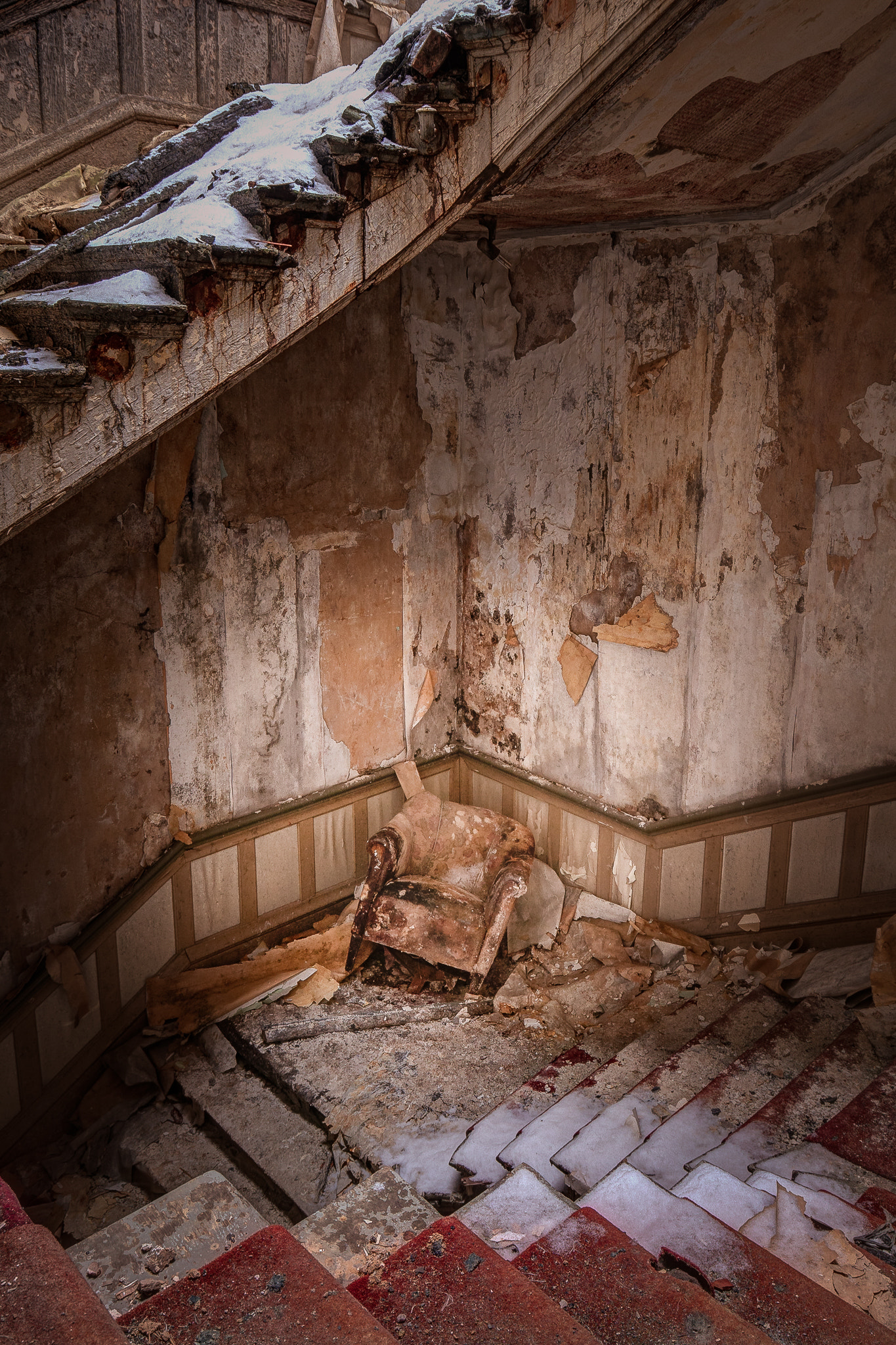 Sony a7 II + Canon EF 16-35mm F4L IS USM sample photo. Cosy places... photography