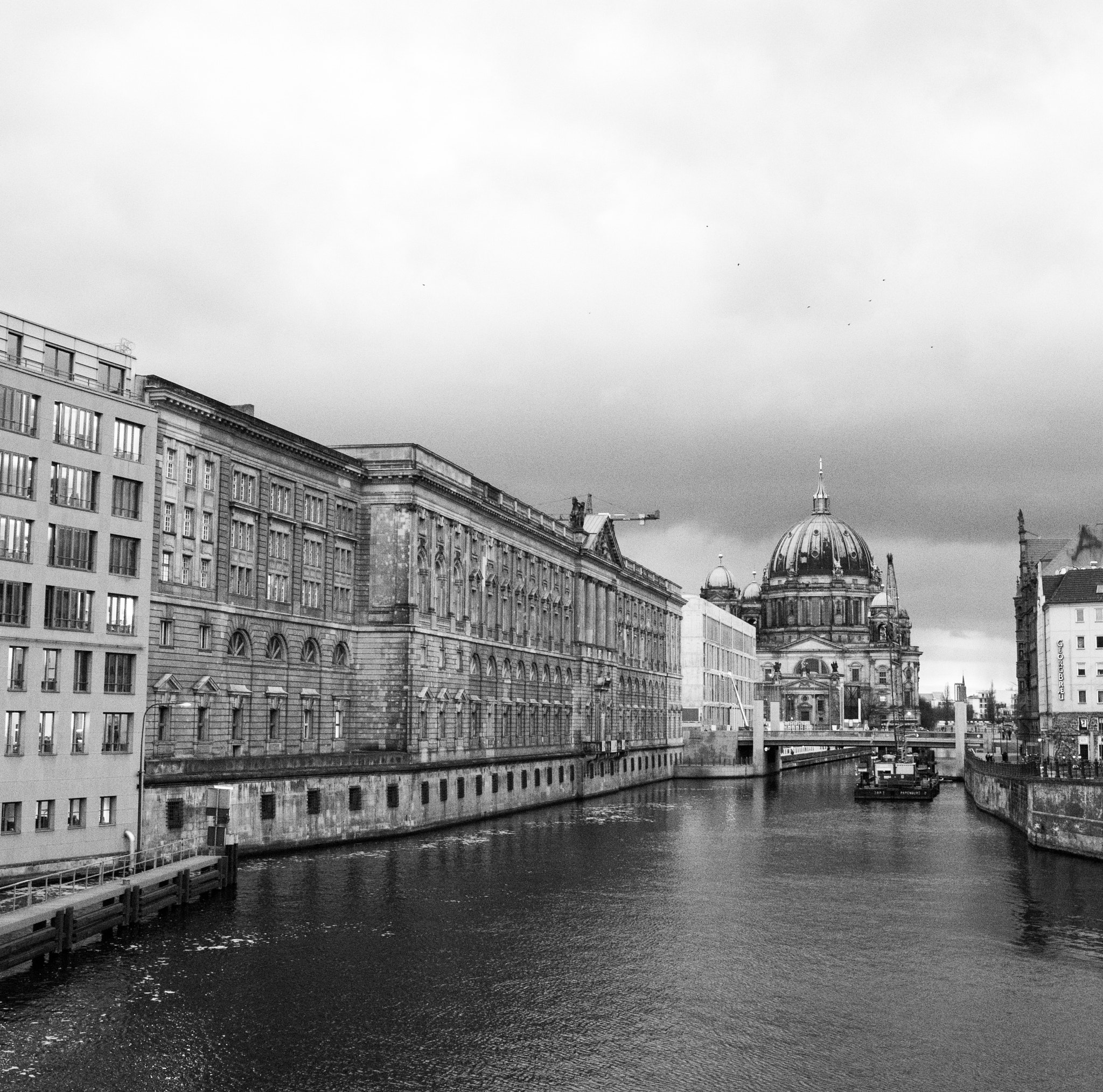 Nikon AF-S Nikkor 18-35mm F3.5-4.5G ED sample photo. Berliner stadtbibliothek photography