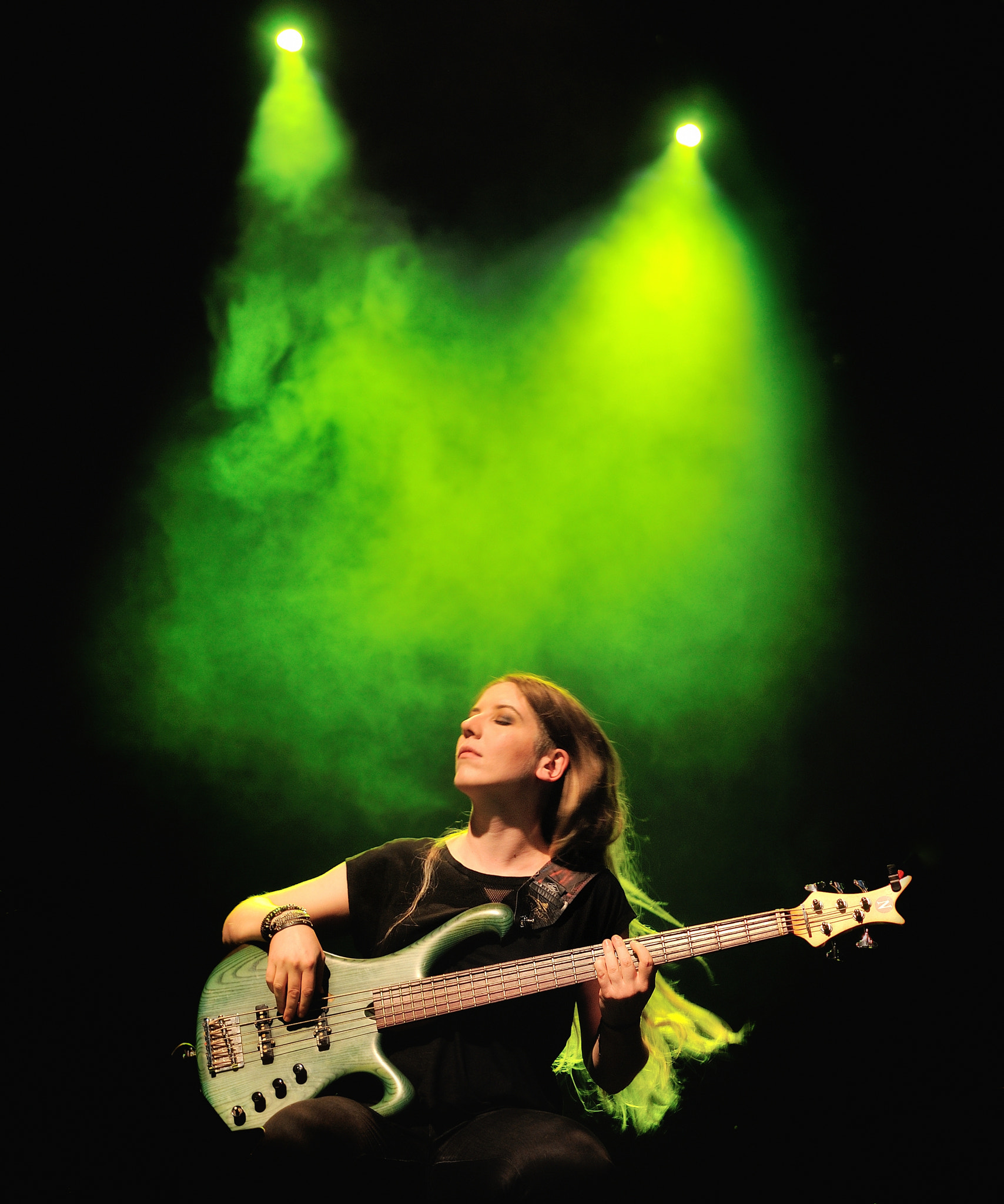 Sigma 70-200mm F2.8 EX DG Macro HSM II sample photo. Djatri - rock bass playeramp;session musician(poland) photography