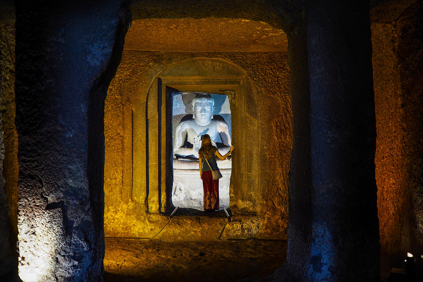 Olympus OM-D E-M5 II + Olympus M.Zuiko Digital 17mm F2.8 Pancake sample photo. Ajanta cave photography