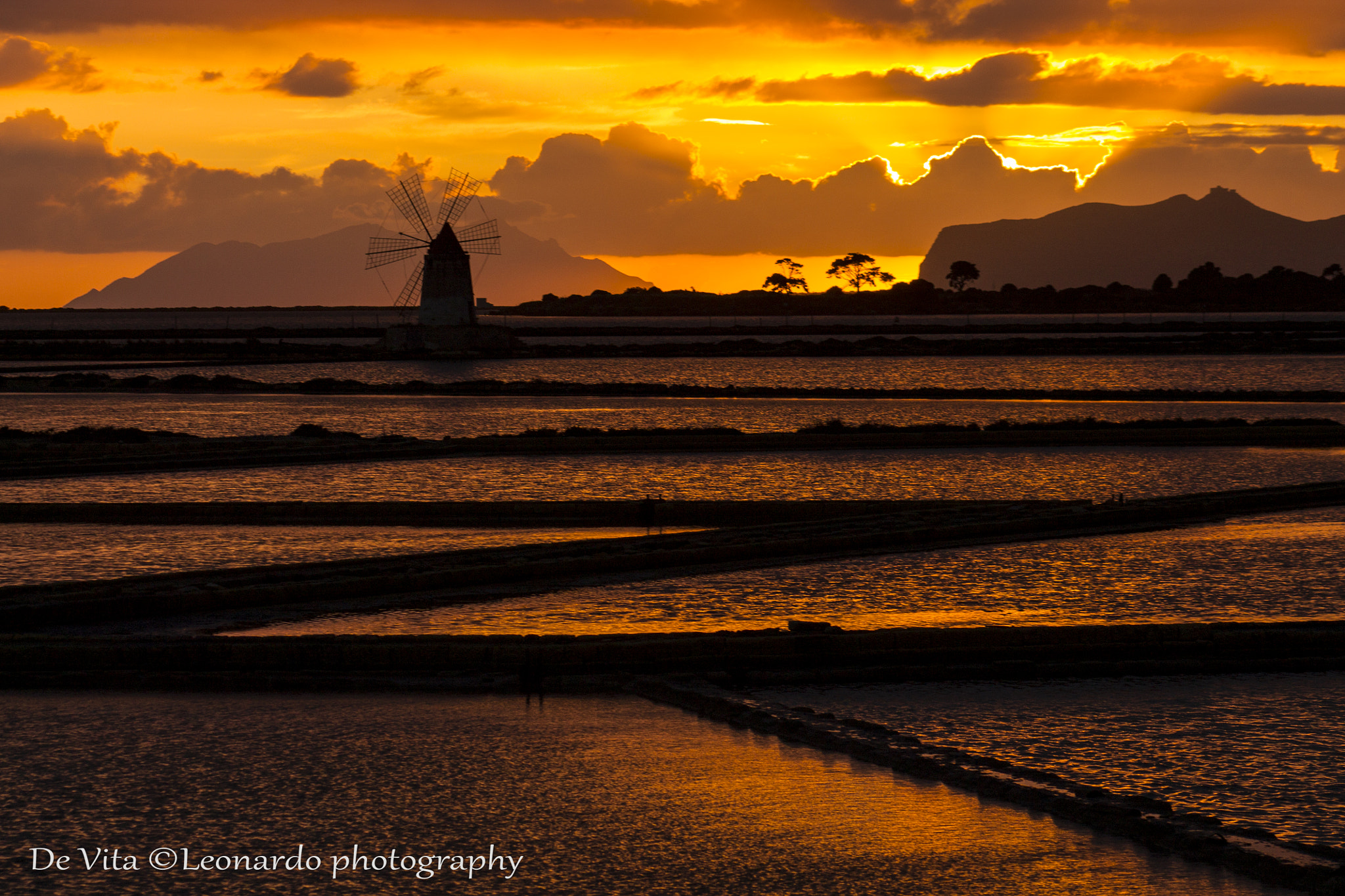 Canon EF 75-300mm f/4-5.6 USM sample photo. Sunset marsala- salt flats photography