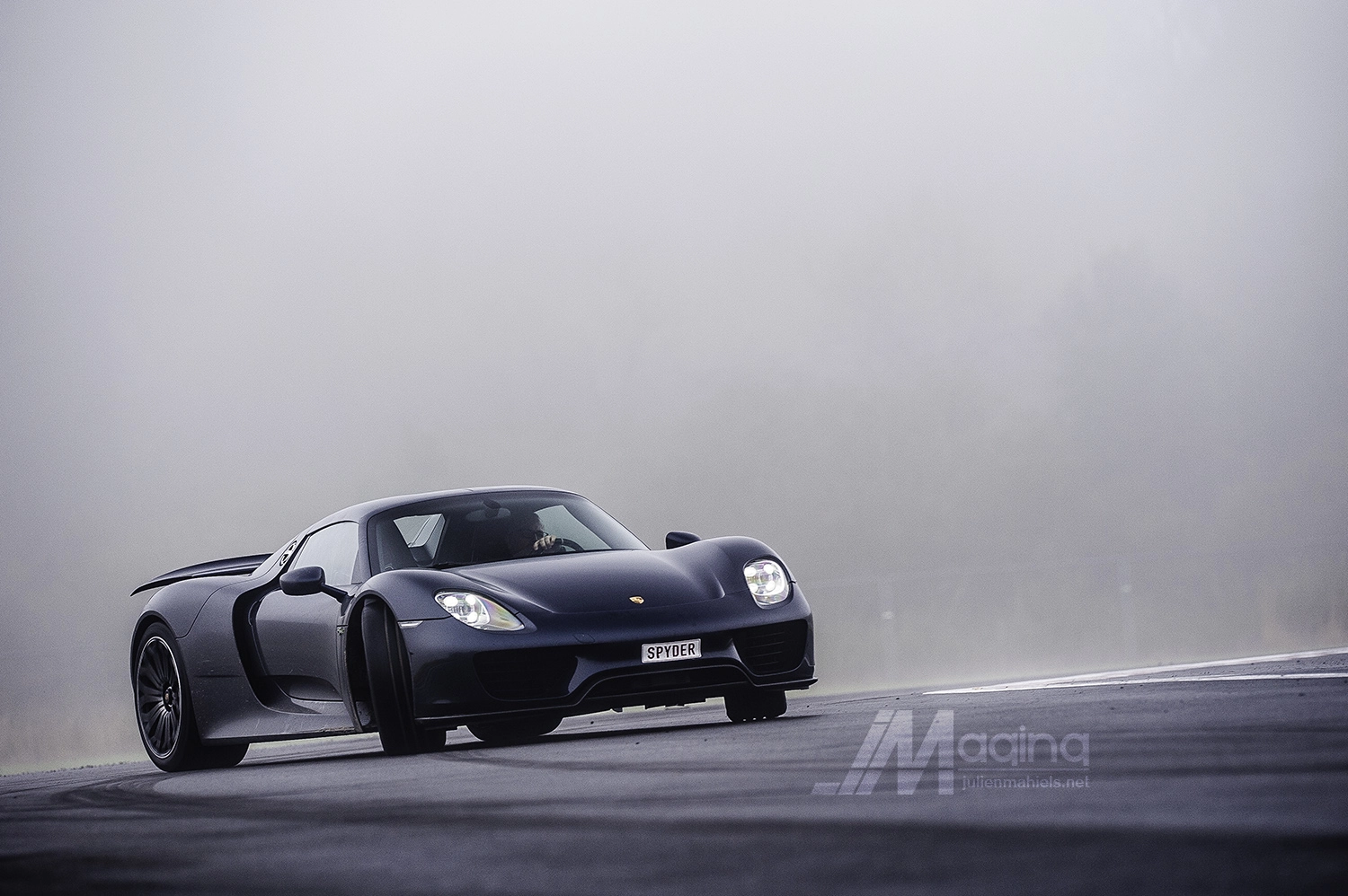 Nikon AF-S Nikkor 200mm F2G ED-IF VR sample photo. Porsche 918 photography