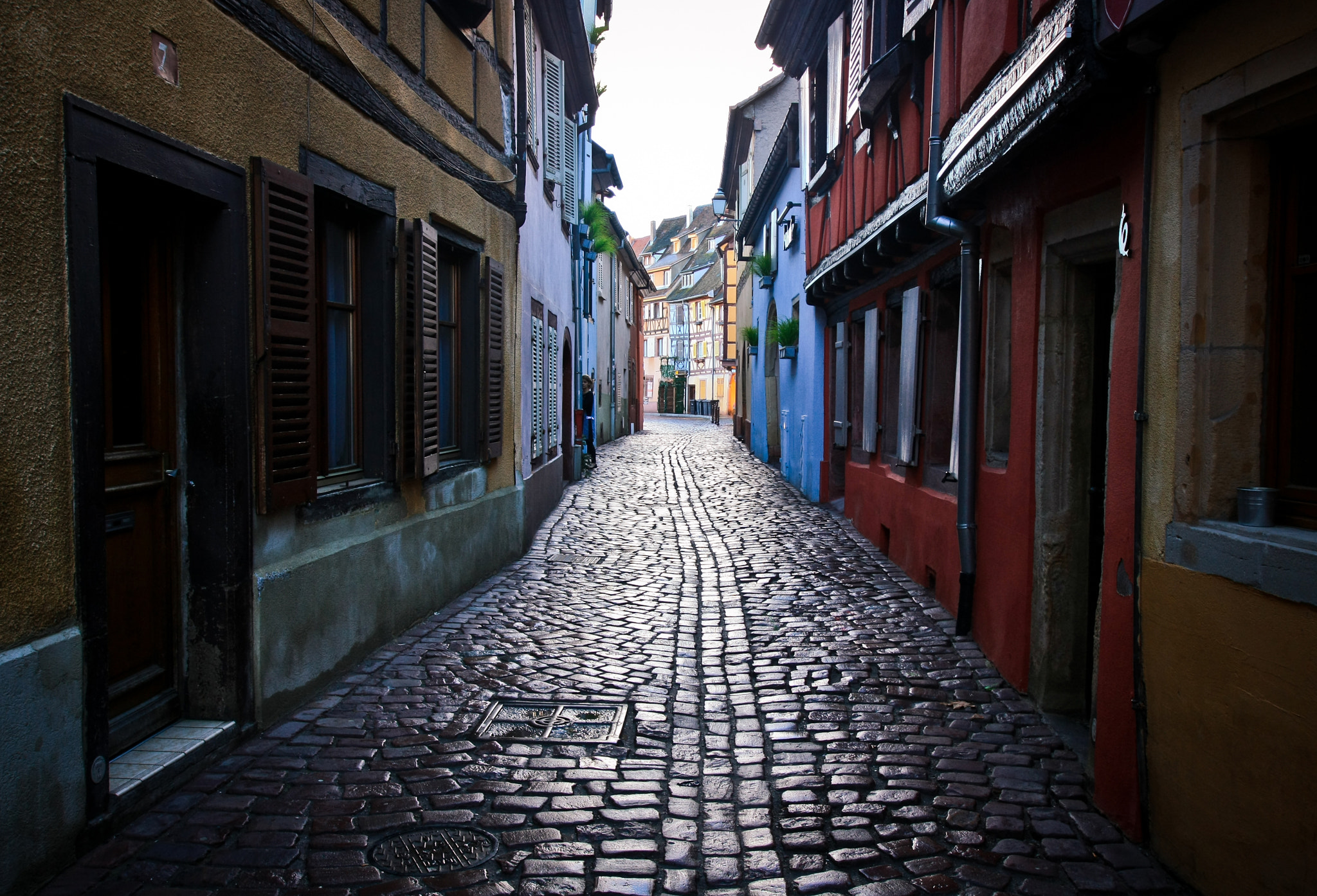 Sigma 10-20mm F3.5 EX DC HSM sample photo. Street of the old european city photography