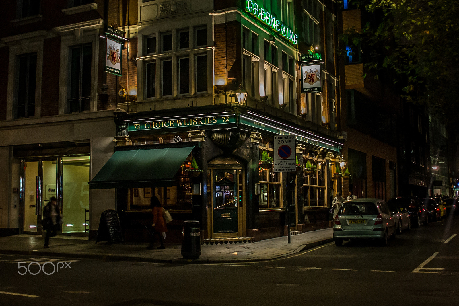 Sigma 18-200mm f/3.5-6.3 DC OS sample photo. Pub photography