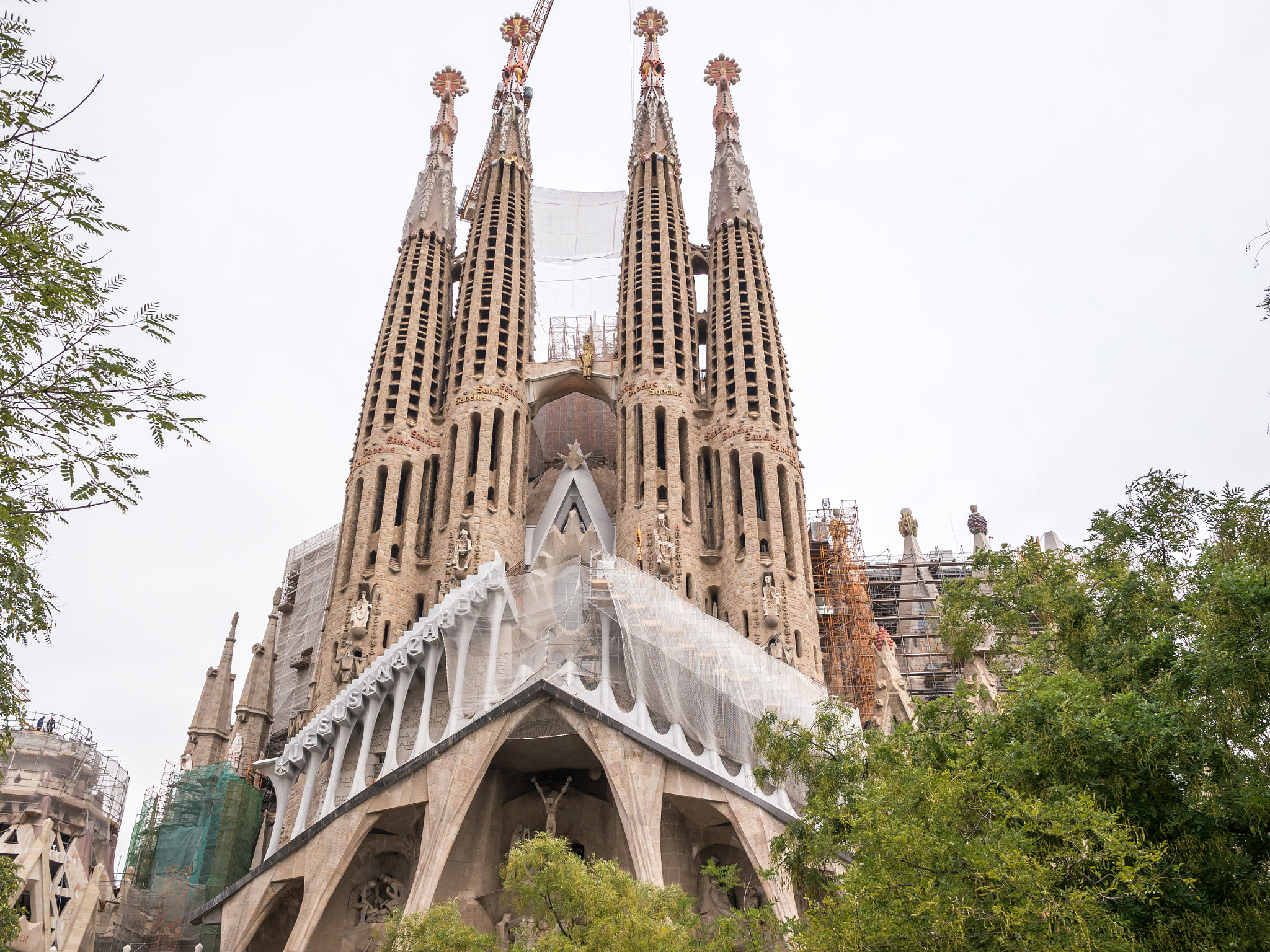 Panasonic Lumix DMC-G5 + LEICA DG SUMMILUX 15/F1.7 sample photo. View of the sagrada familia cathedral photography