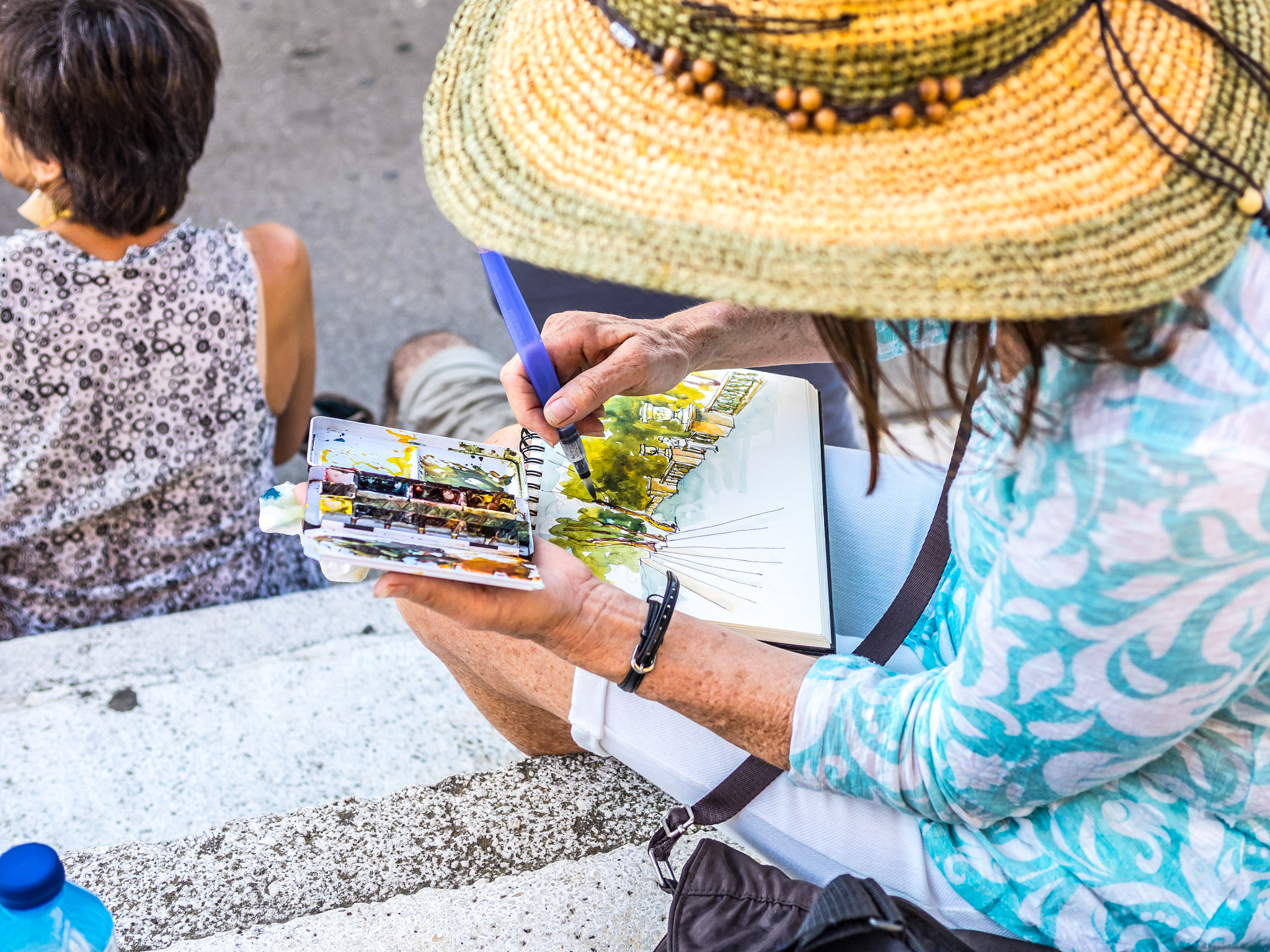 Olympus OM-D E-M1 + Panasonic Leica DG Summilux 25mm F1.4 II ASPH sample photo. Painting barcelona photography