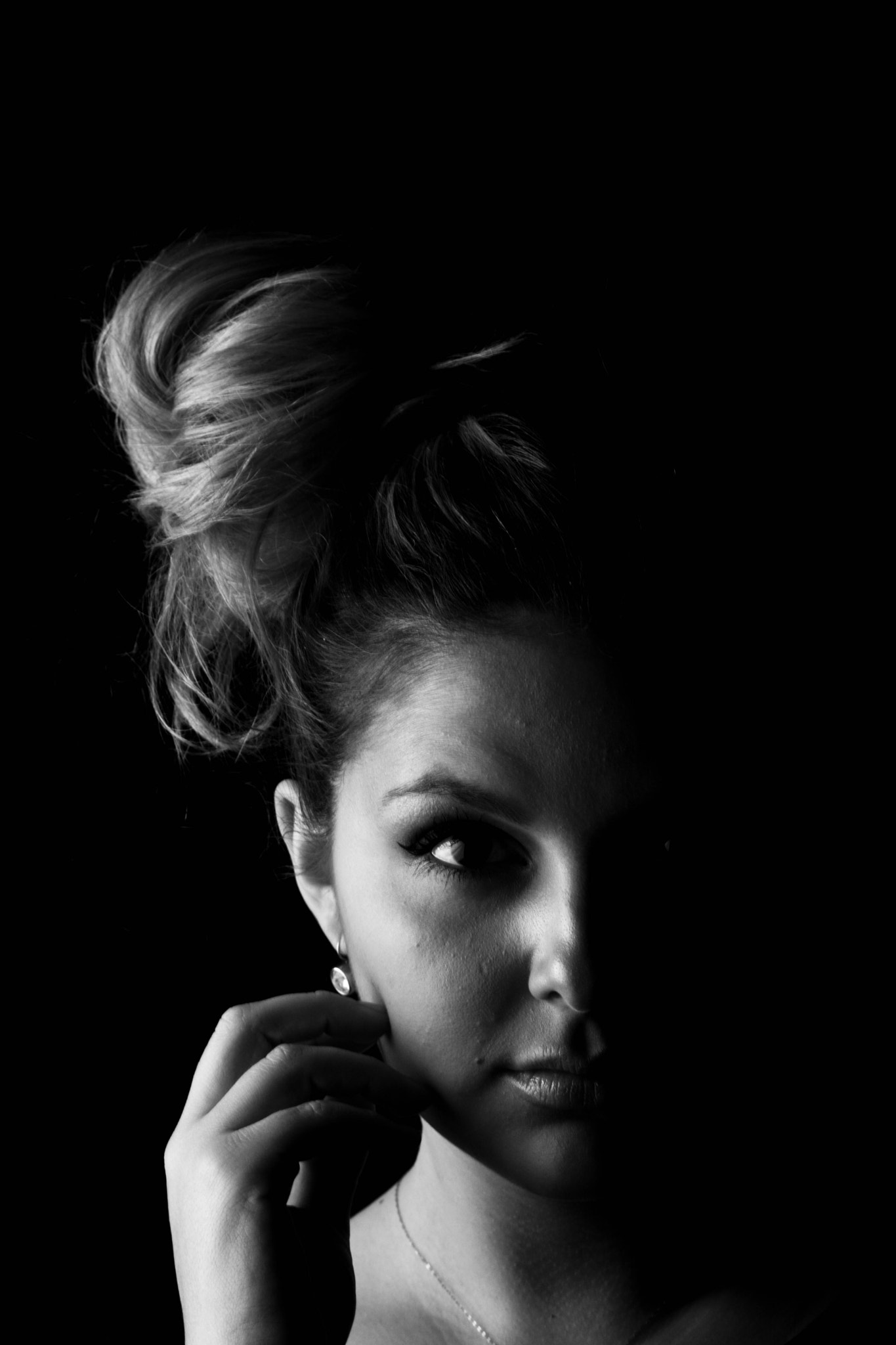 Sigma 50-150mm F2.8 EX APO DC HSM sample photo. Deep gaze photography