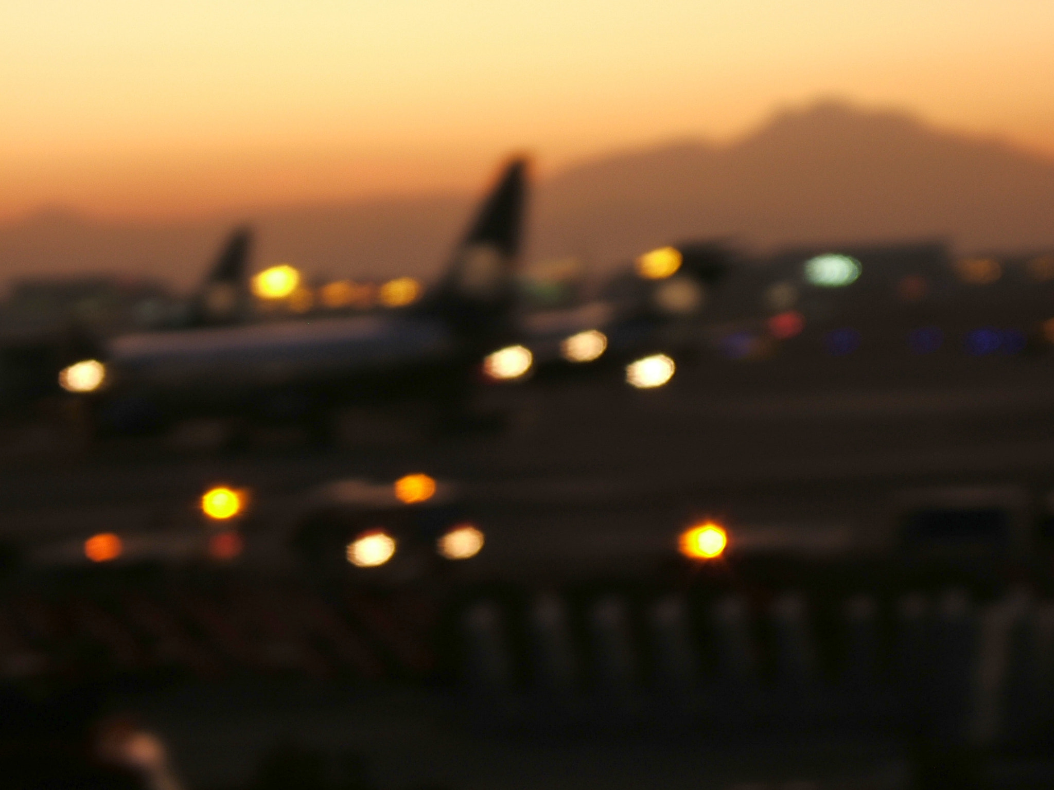 Fujifilm FinePix E550 sample photo. Mexico city airport photography