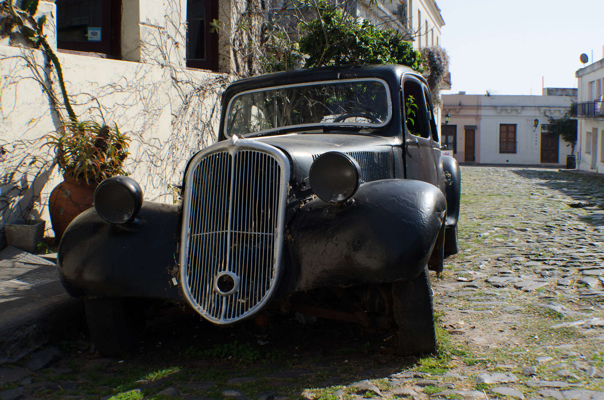 AF Zoom-Nikkor 35-80mm f/4-5.6D sample photo. Old car photography