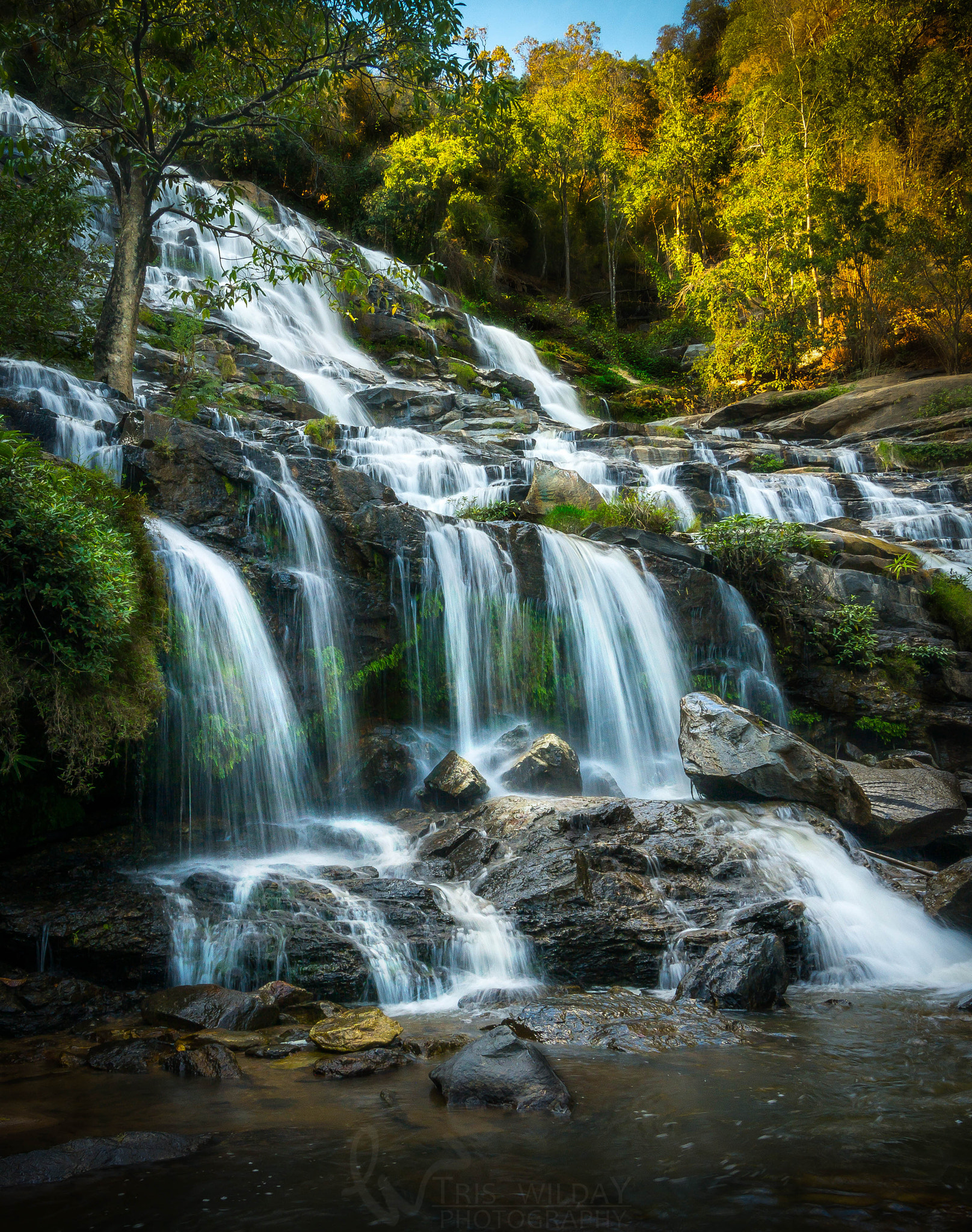 Samsung NX300 + Samsung NX 12-24mm F4-5.6 ED sample photo. Mae ya waterfall photography