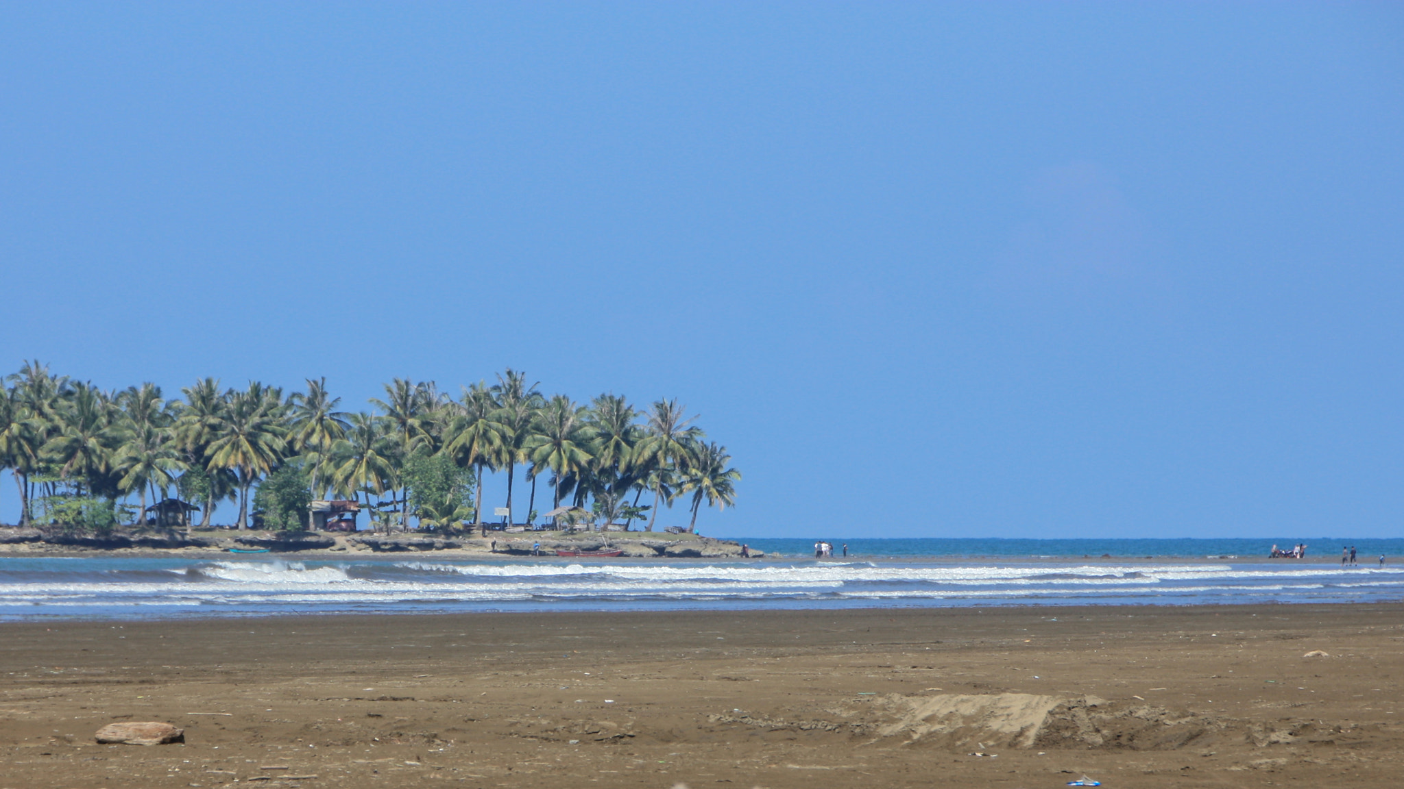 Sigma 18-250mm F3.5-6.3 DC OS HSM sample photo. Pantai manis photography