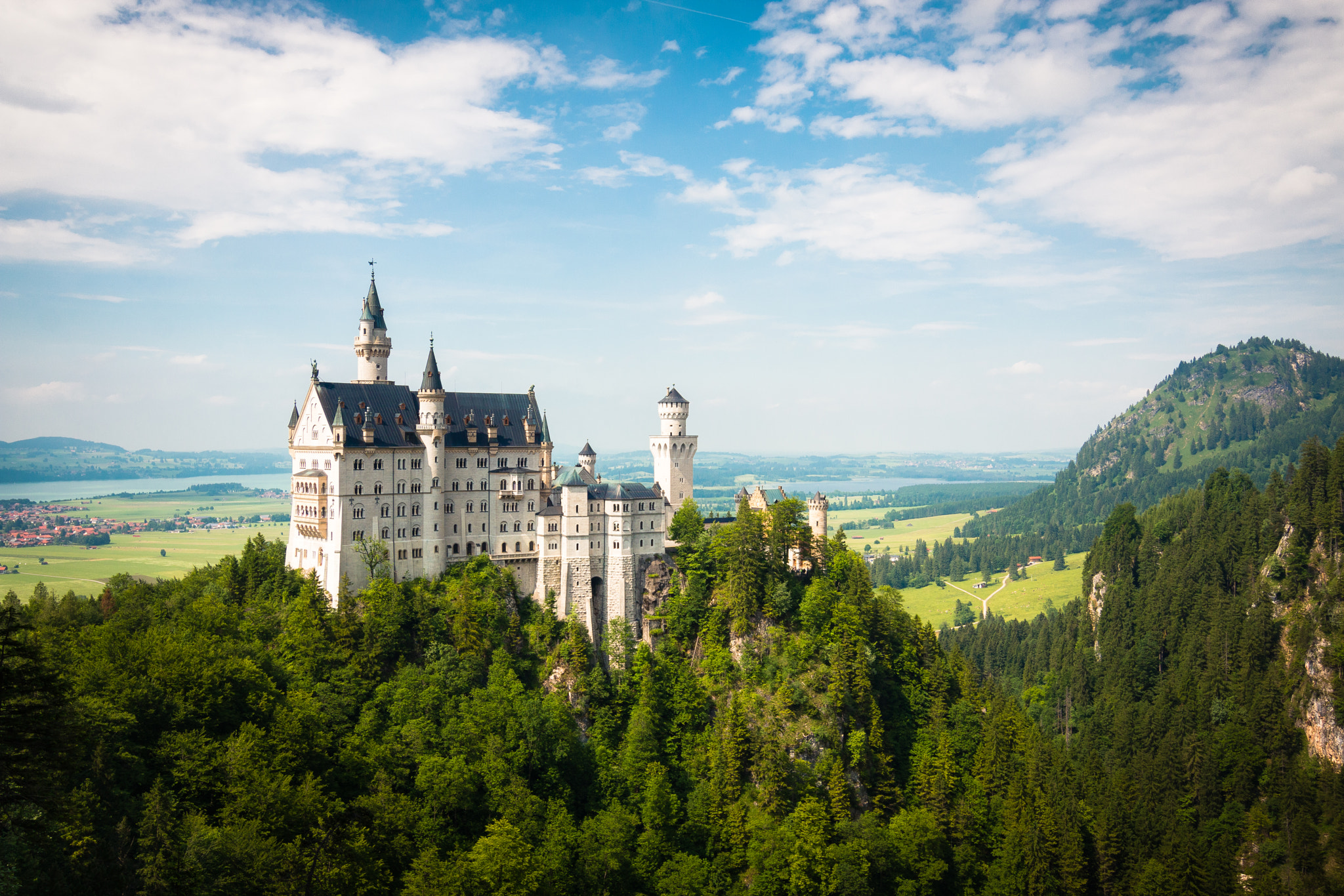 Canon EOS 70D + Tokina AT-X 12-28mm F4 Pro DX sample photo. Neuschwanstein castle overlook photography