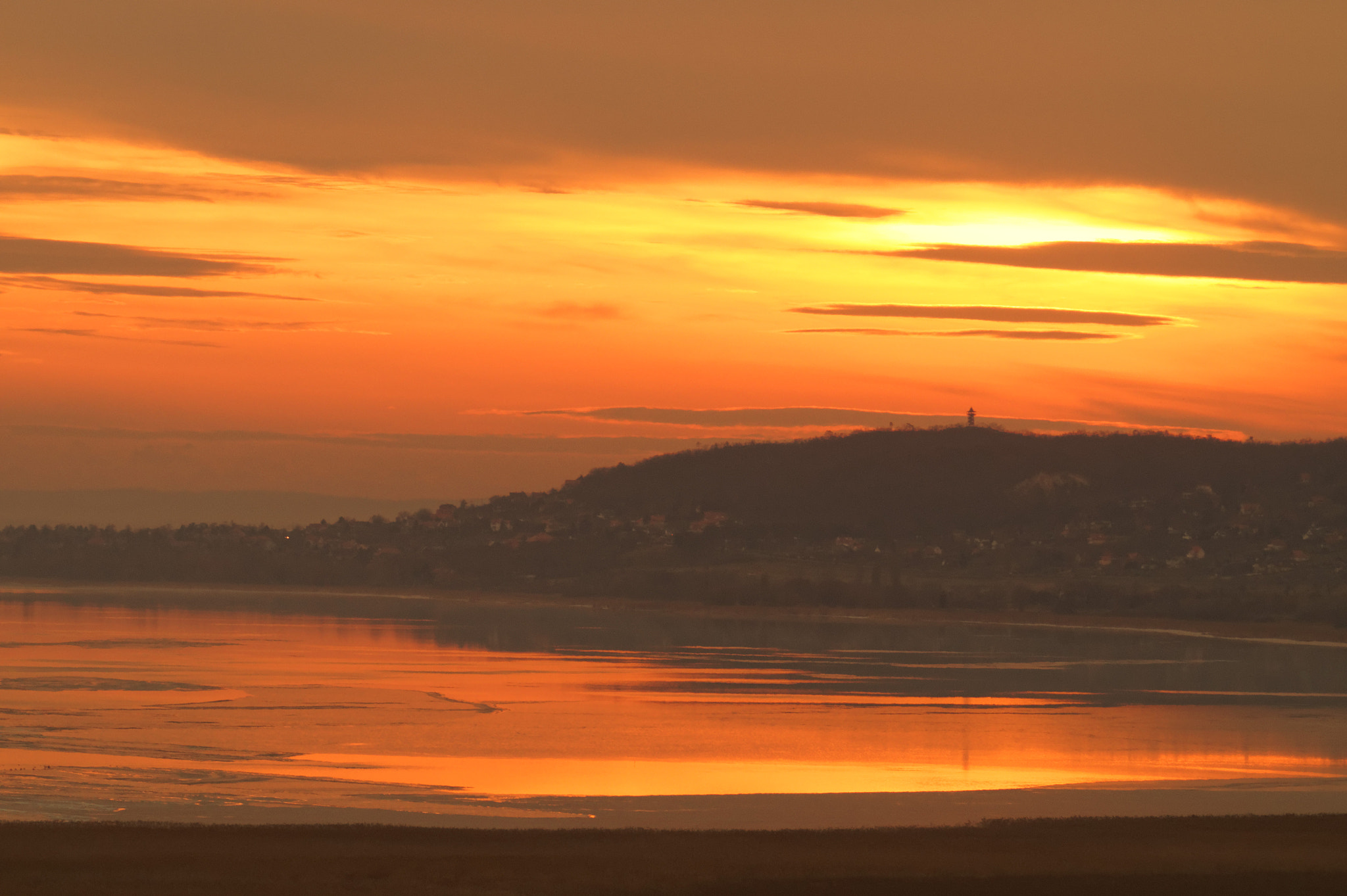 Sony SLT-A58 + Tamron AF 70-300mm F4-5.6 Di LD Macro sample photo. Sunset at lake balaton photography