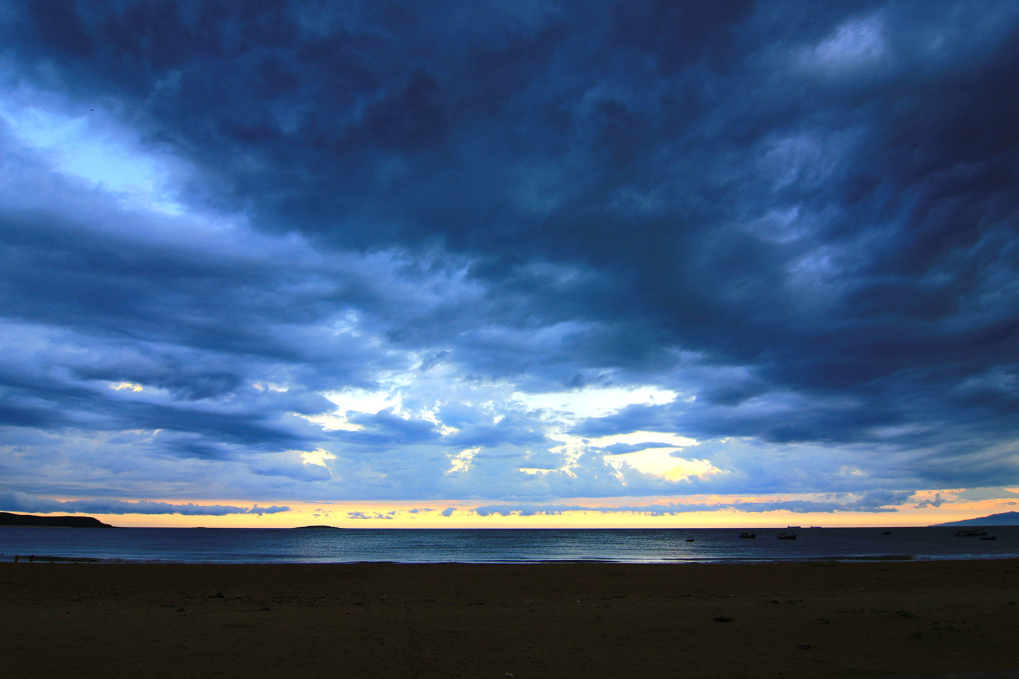 Canon EOS M2 sample photo. Storm photography