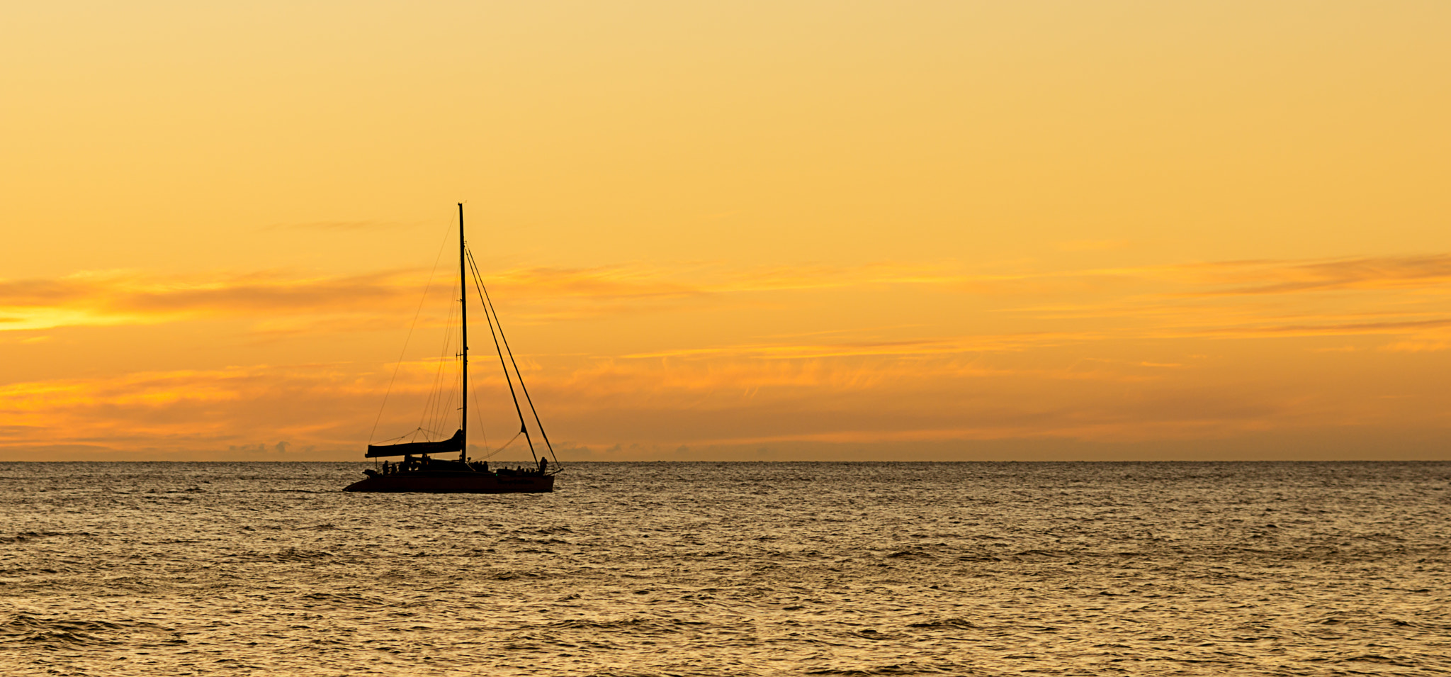 Minolta AF 80-200mm F2.8 HS-APO G sample photo. Sailing off into the sunset photography