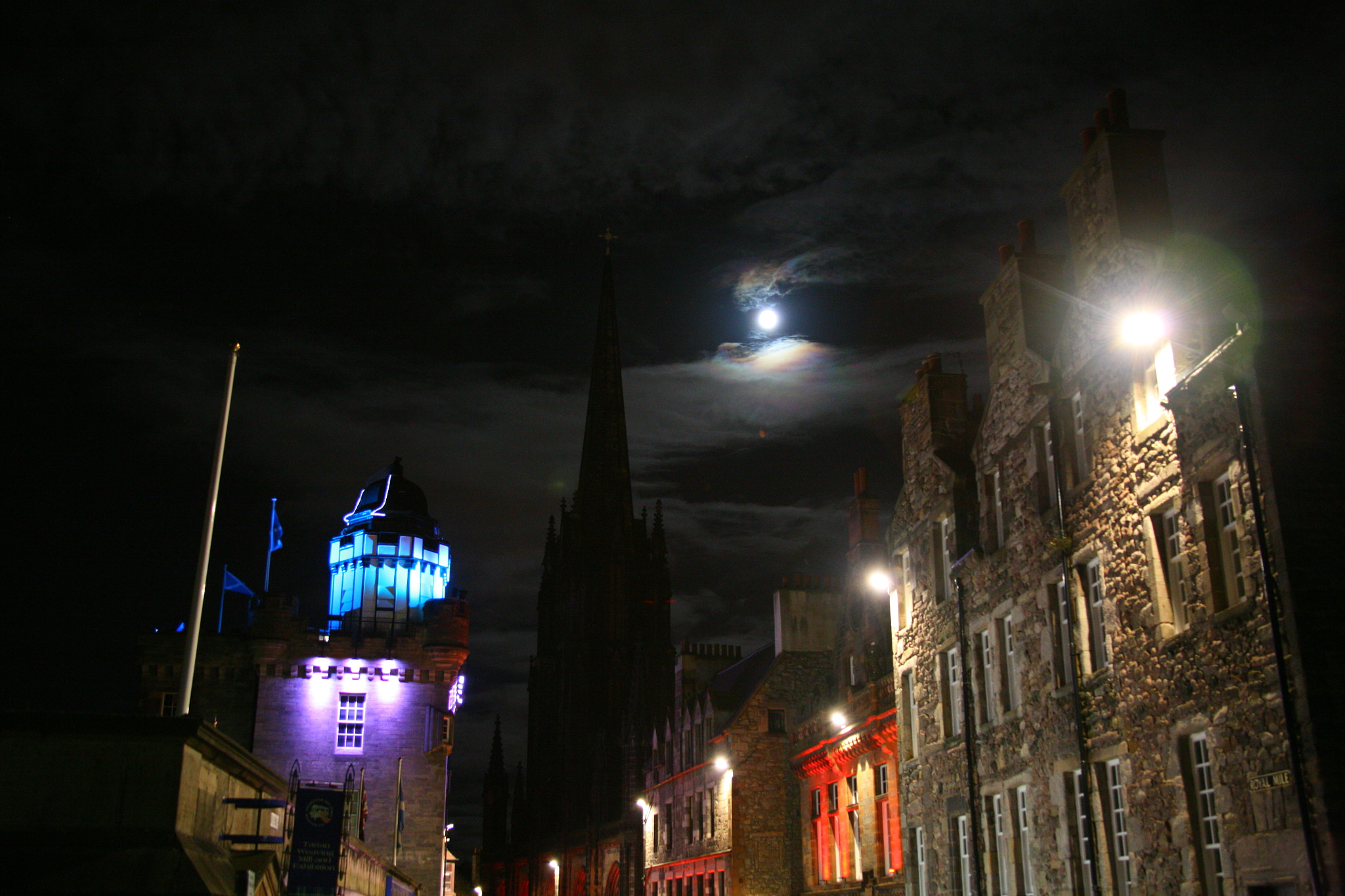 Canon EF 28-135mm F3.5-5.6 IS USM sample photo. Royal mile moon photography