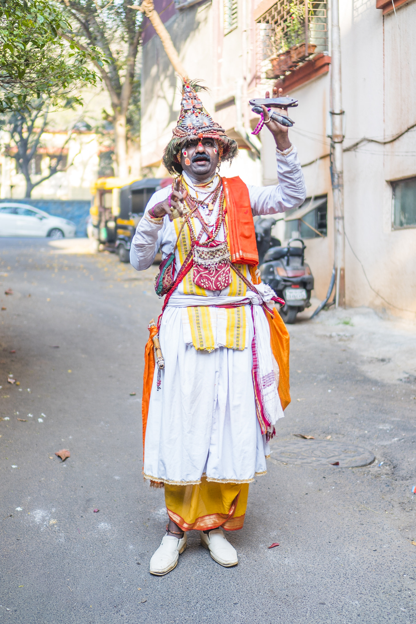 Sony a7S + Sony E 35mm F1.8 OSS sample photo. Dressed like god vishnu photography