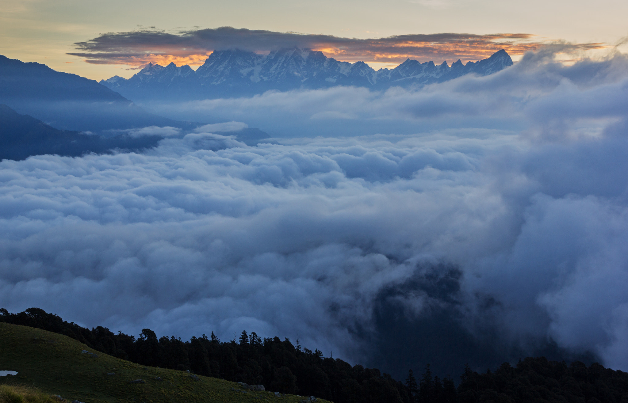 Canon EF 24-70mm F2.8L II USM sample photo. The crowned himalayas peaks photography