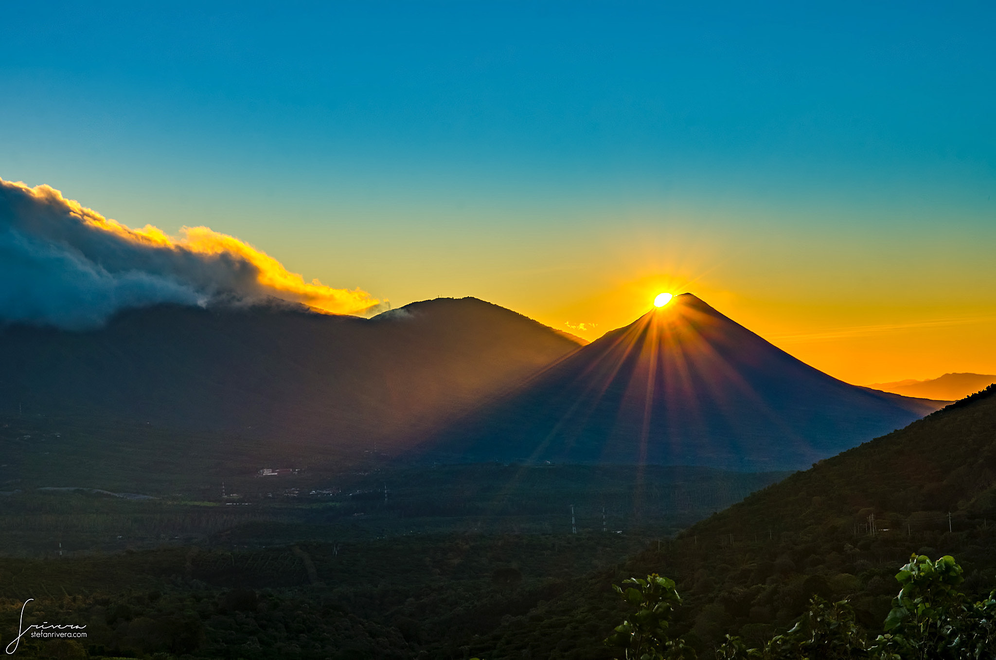 Sigma 17-70mm F2.8-4.5 DC Macro Asp. IF sample photo. New dawn photography