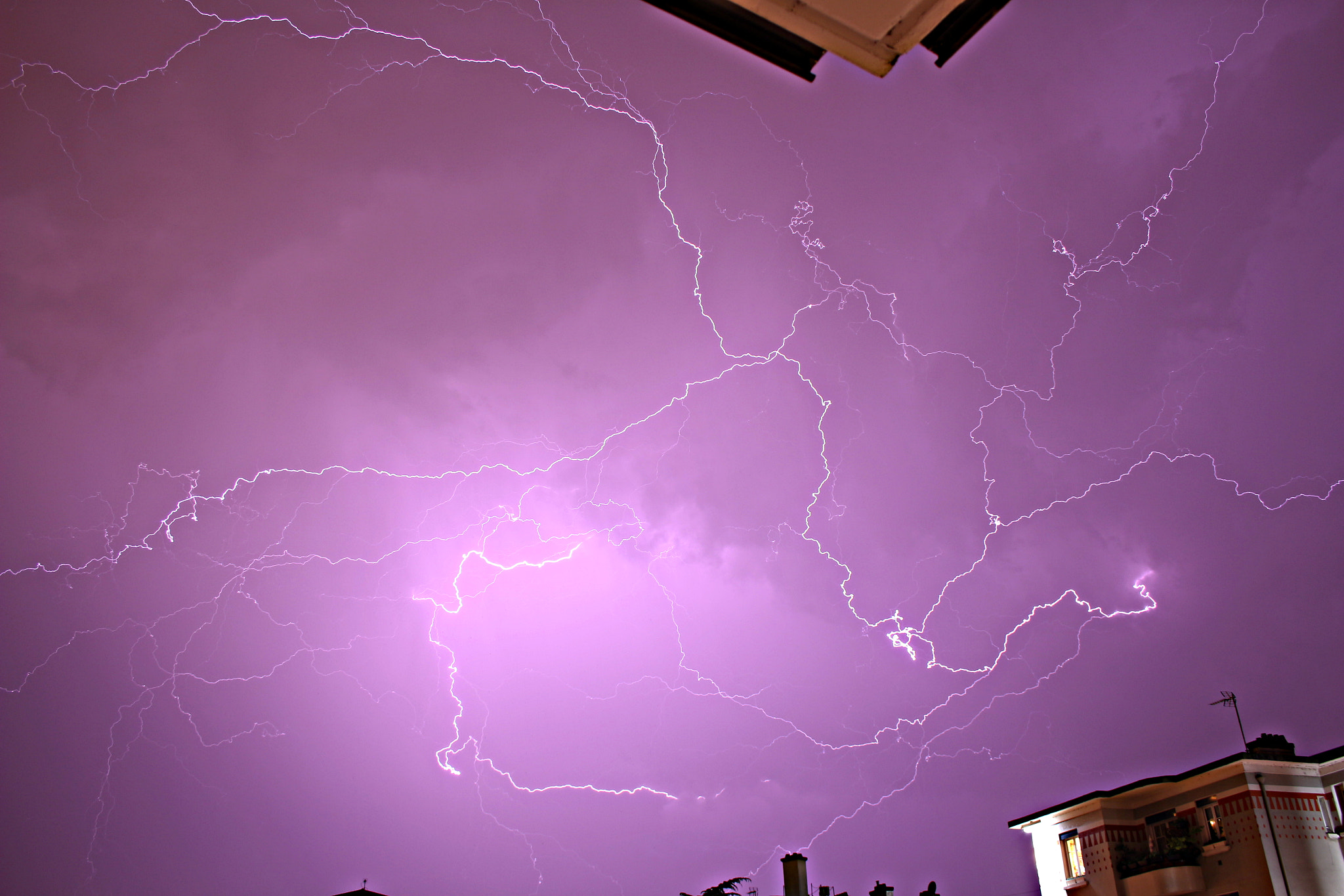 Canon EF-S 18-55mm F3.5-5.6 sample photo. Lightnings  in lyon photography