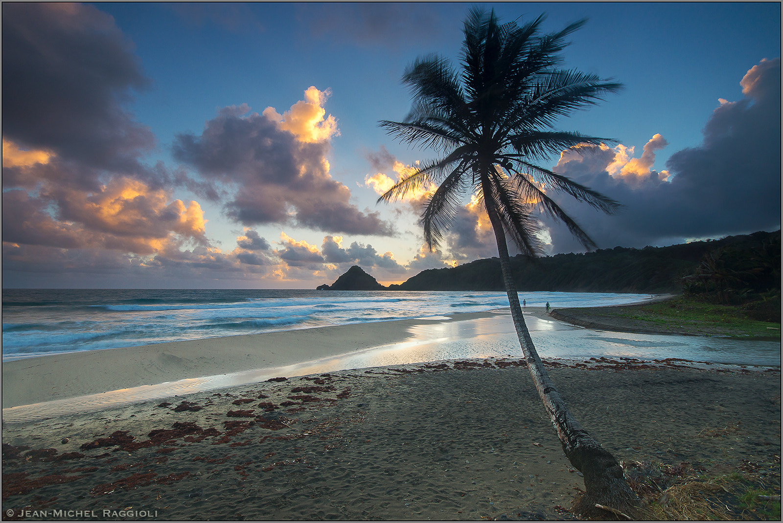 Minolta AF 28-80mm F3.5-5.6 II sample photo. Tropical sunrise photography