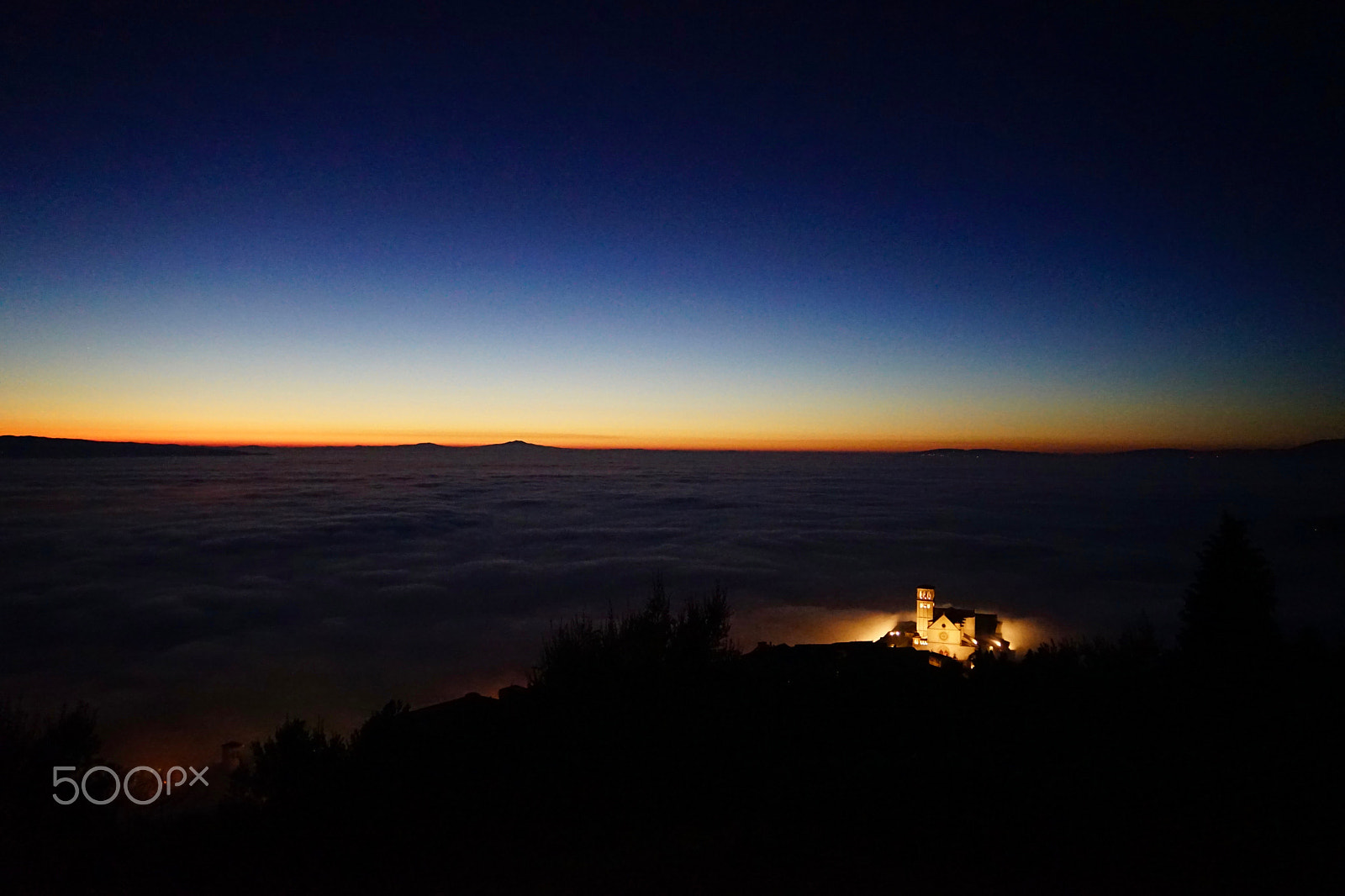 Sony a7 + Sony FE 24-240mm F3.5-6.3 OSS sample photo. Dusk of assisi photography