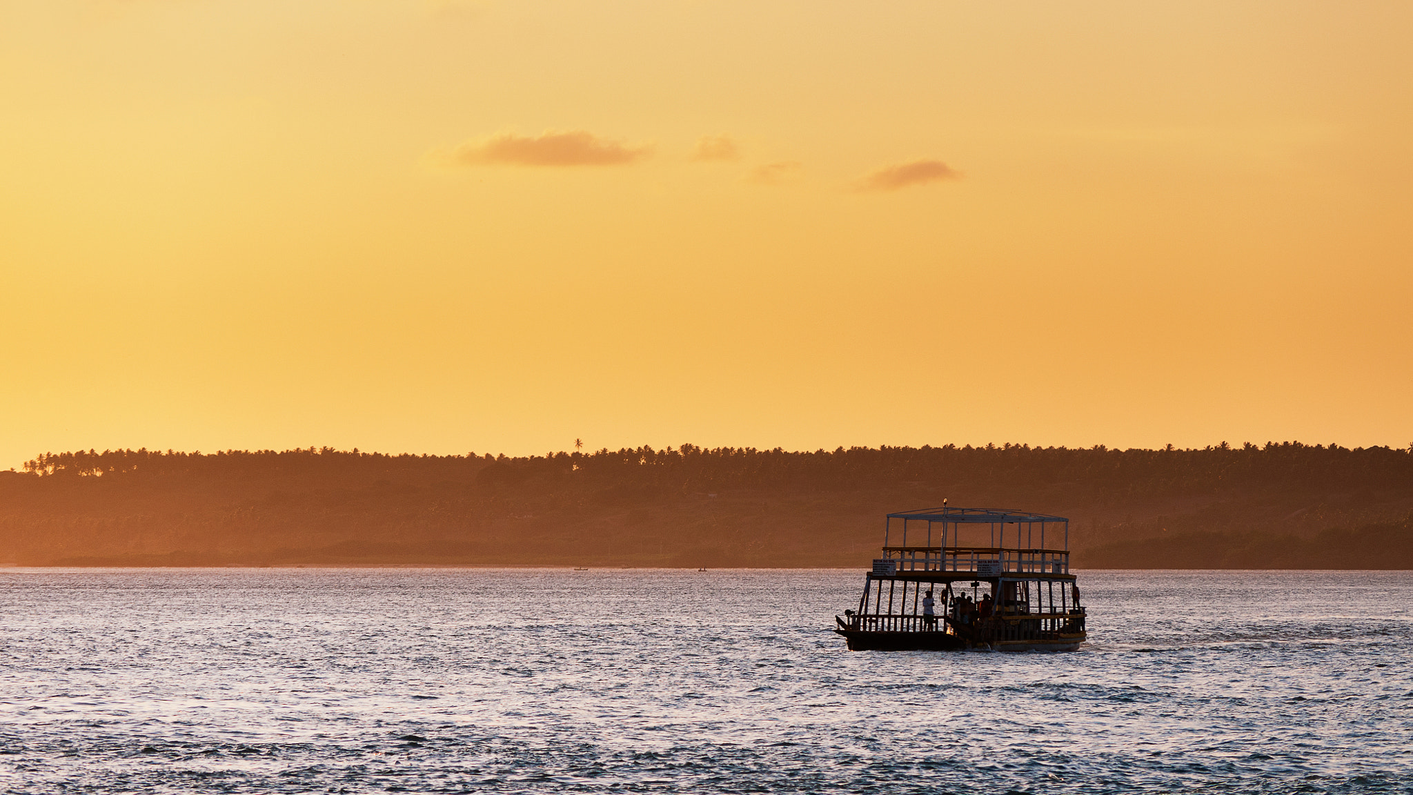 Sigma 50-150mm F2.8 EX APO DC HSM II sample photo. Ferry photography