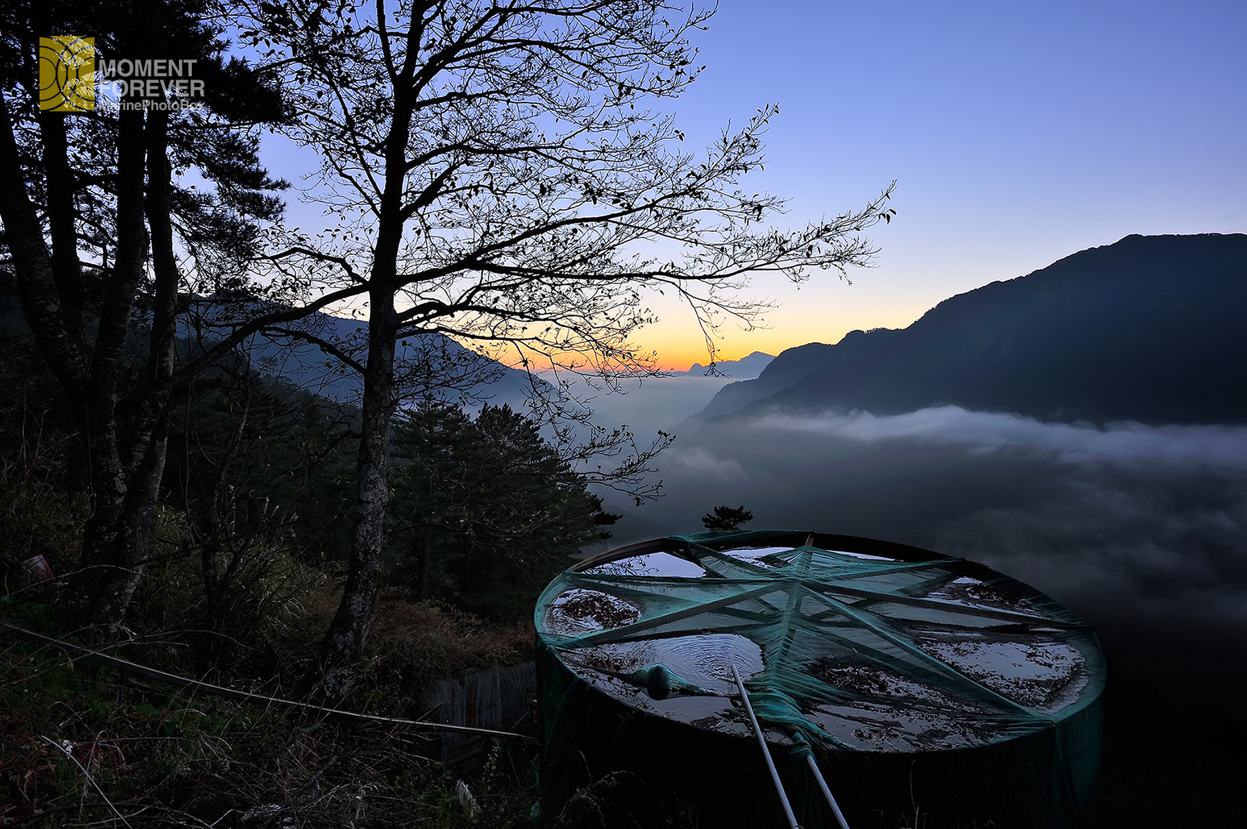 Nikon AF-S Nikkor 17-35mm F2.8D ED-IF sample photo. Waiting for sunrise photography
