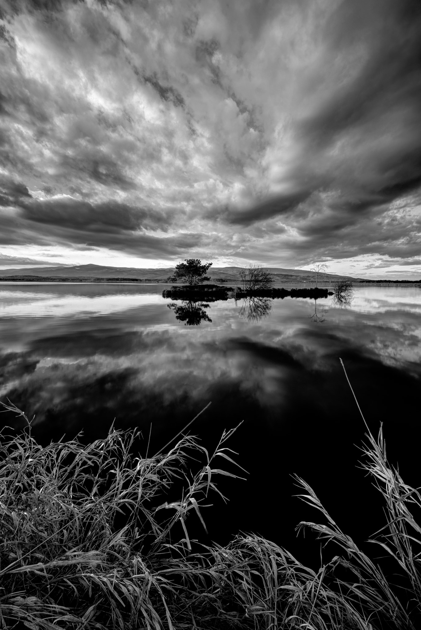 VR 16-35mm F/4.0 G sample photo. Island photography