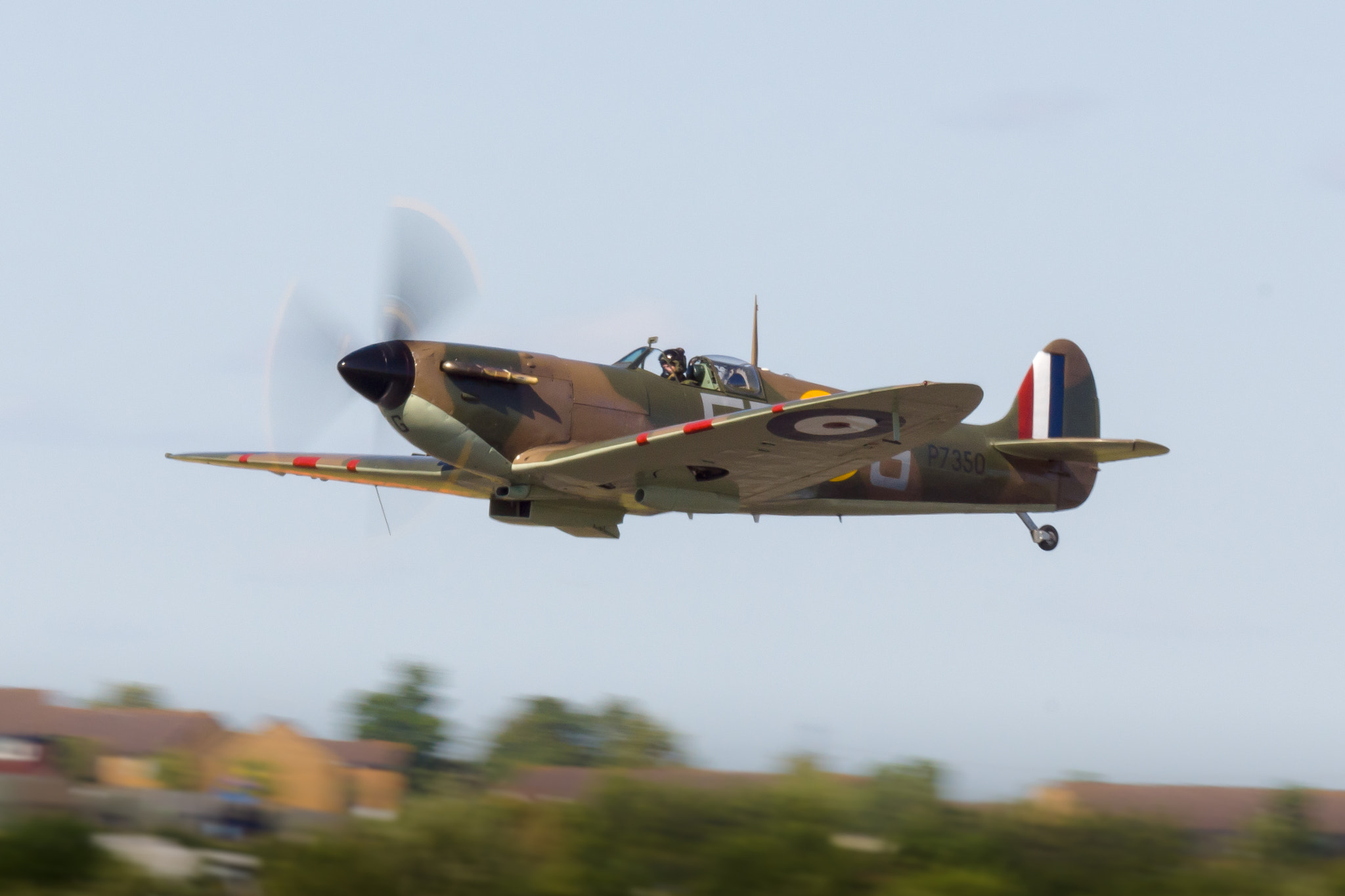 Sony 70-300mm F4.5-5.6 G SSM sample photo. Spitfire blur photography
