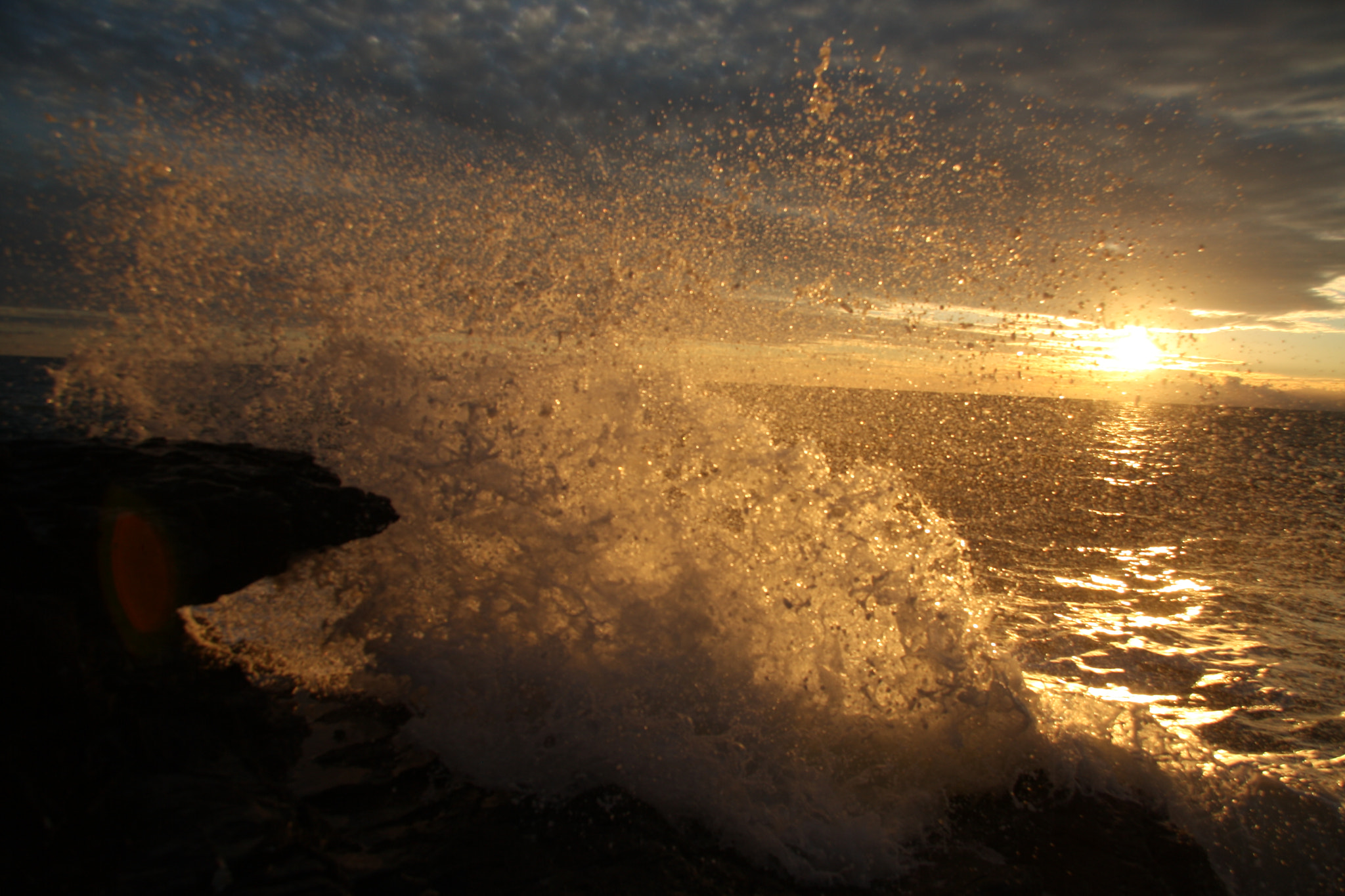 Canon EF-S 17-85mm F4-5.6 IS USM sample photo. Rough sea photography