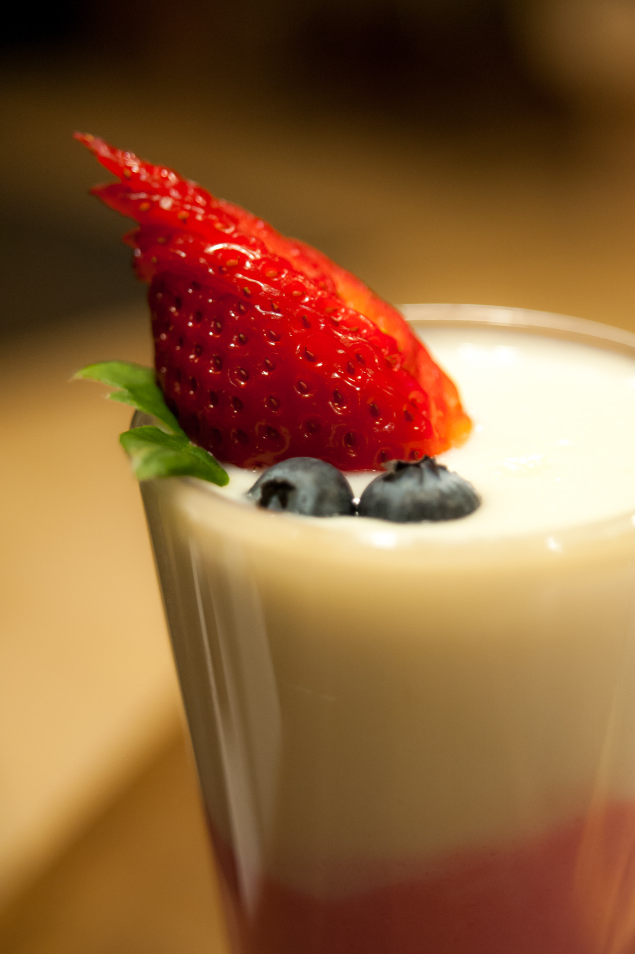 AF Zoom-Nikkor 35-105mm f/3.5-4.5 sample photo. Valentine's hot chocolate photography